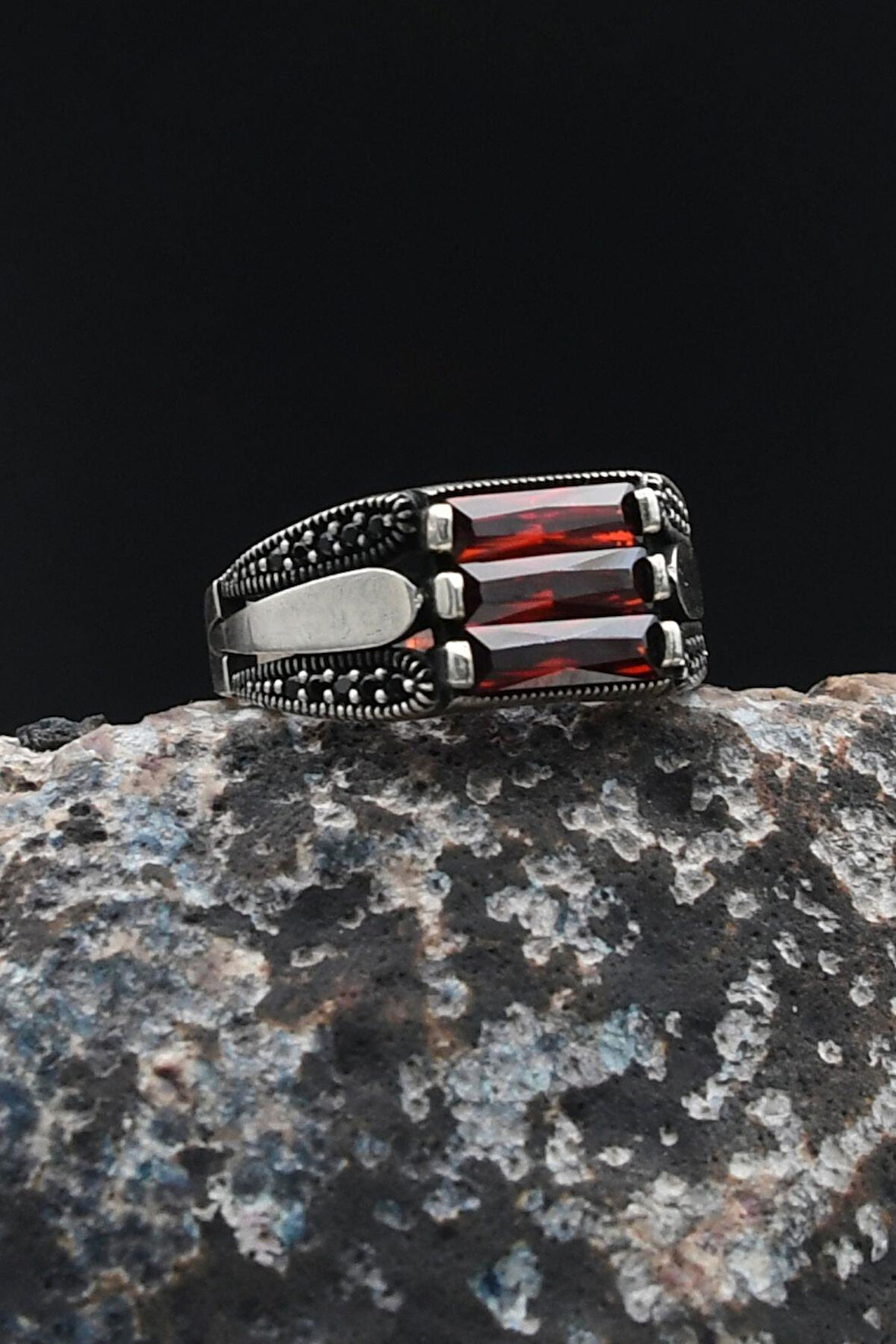 Erkek Yüzüğü 925 Ayar Gümüş Kırmızı Baget Taşlı 901777