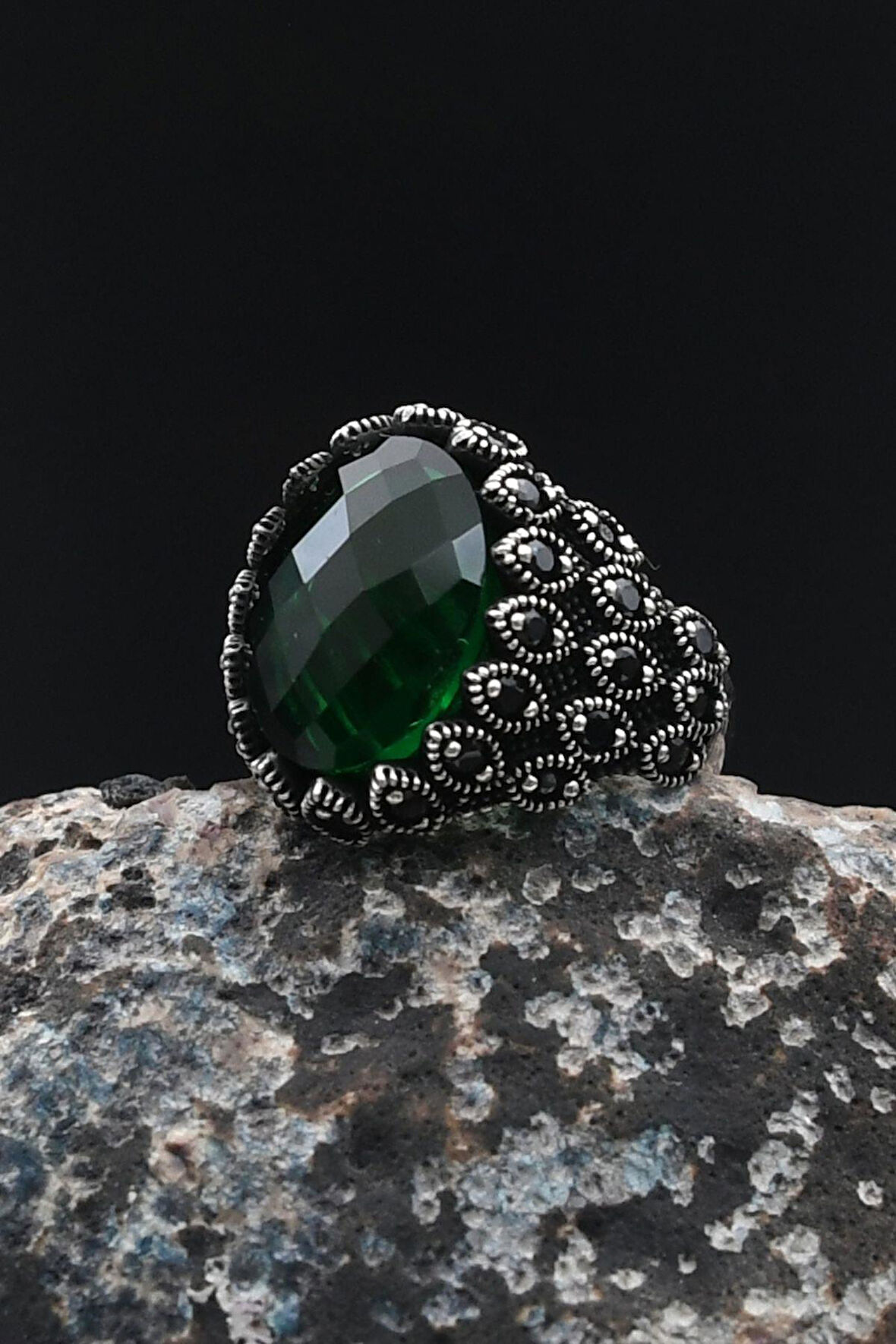 925 Ayar Gümüş Erkek Yüzüğü Yeşil Zirkon Taşlı Zirkon Taş Süslemeli 901784