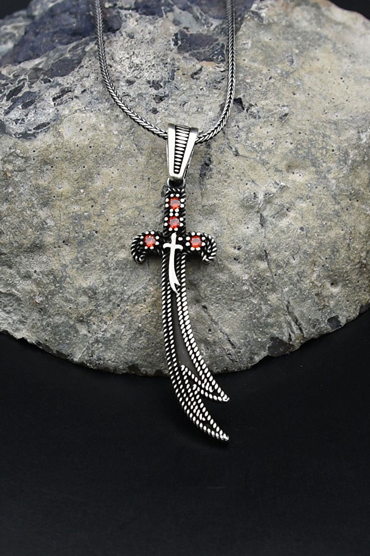 Hz. Ali Zülfikar Kılıcı Kırmızı Zirkon Taş Süslemeli 925 Ayar Gümüş Kolye Zincir 901795