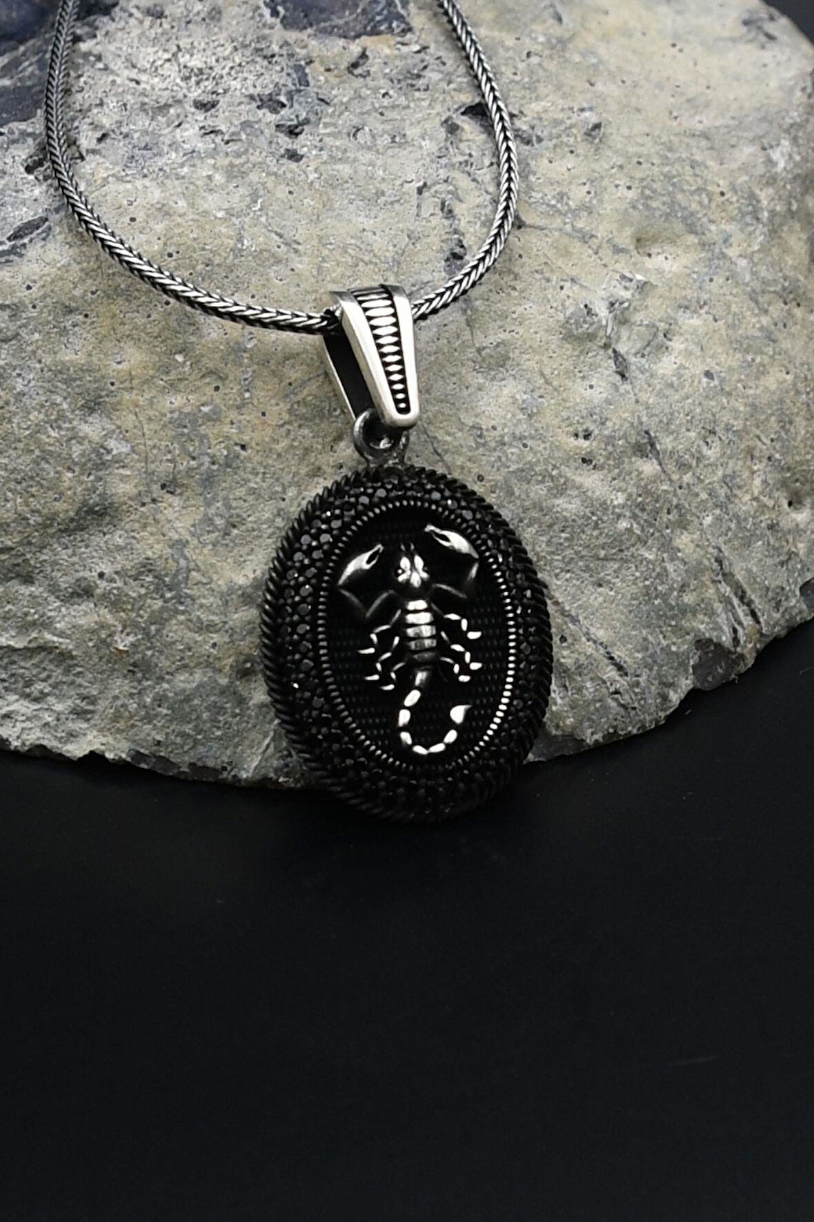 Akrep Figürlü Mikro Taş Süslemeli 925 Ayar Gümüş Kolye Zincir 901810