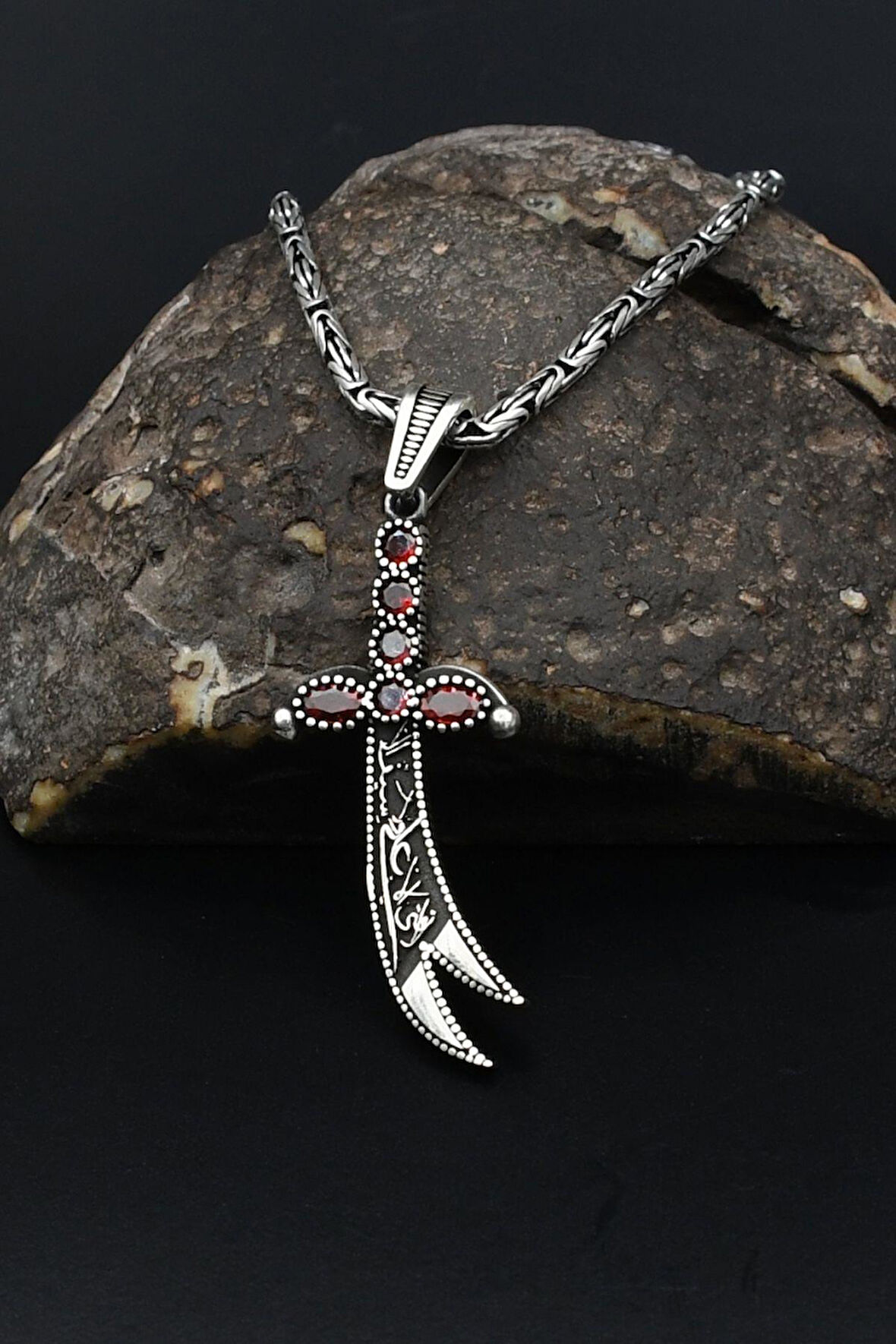 Kırmızı Zirkon Taş Süslemeli Hz. Ali Zülfikar Kılıcı Gümüş Kolye Kral Zincir 2Mm 901844