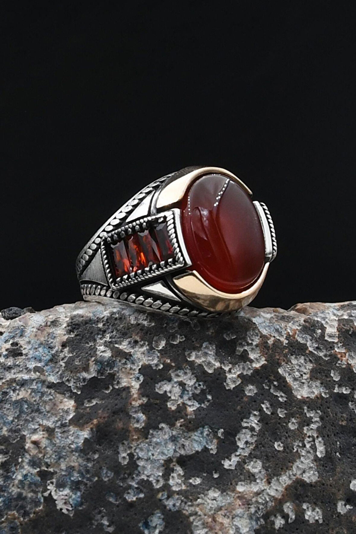 Akik Taşlı 925 Ayar Gümüş Yüzük Zirkon Taş Süslemeli 902035