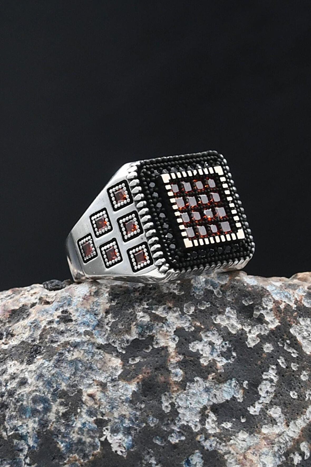 Kare Kırmızı Zirkon Taş Süslemeli 925 Ayar Gümüş Yüzük 902074