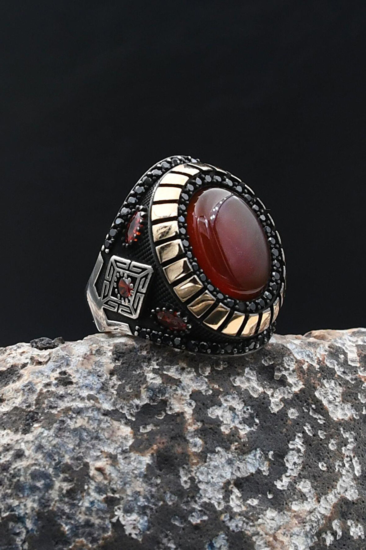 Kırmızı Akik Taşlı 925 Ayar Gümüş Yüzük 902208