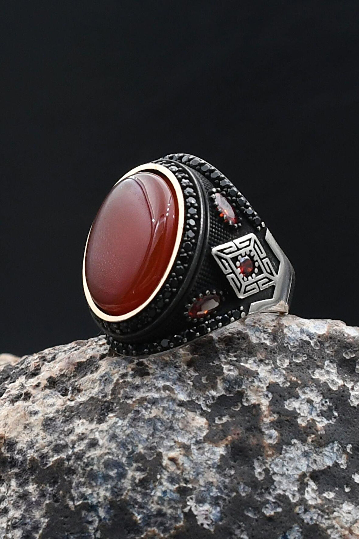 Kırmızı Akik Taşlı 925 Ayar Gümüş Yüzük 902211