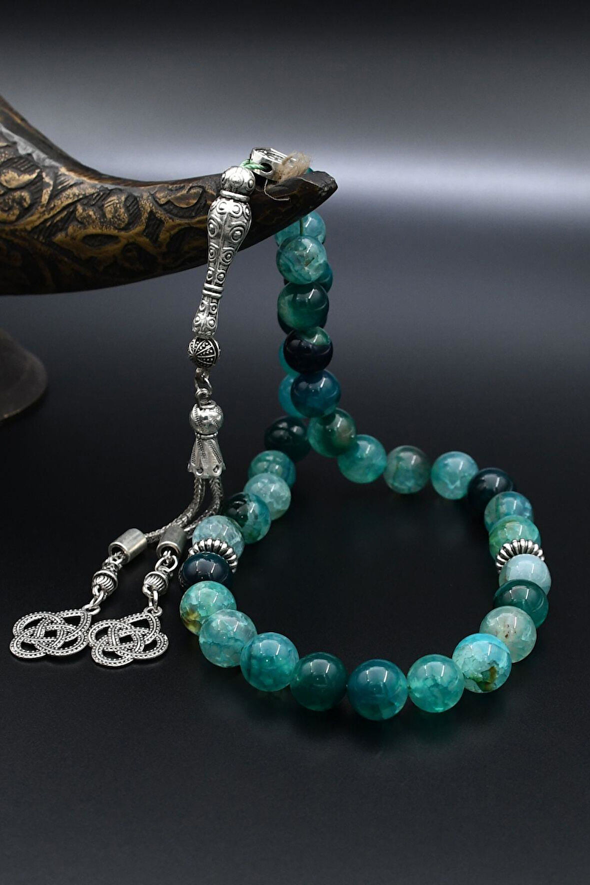 Doğal Damarlı Akik Taşlı 33'lük Tesbih Metal Püsküllü 10mm Küre Kesim 902250