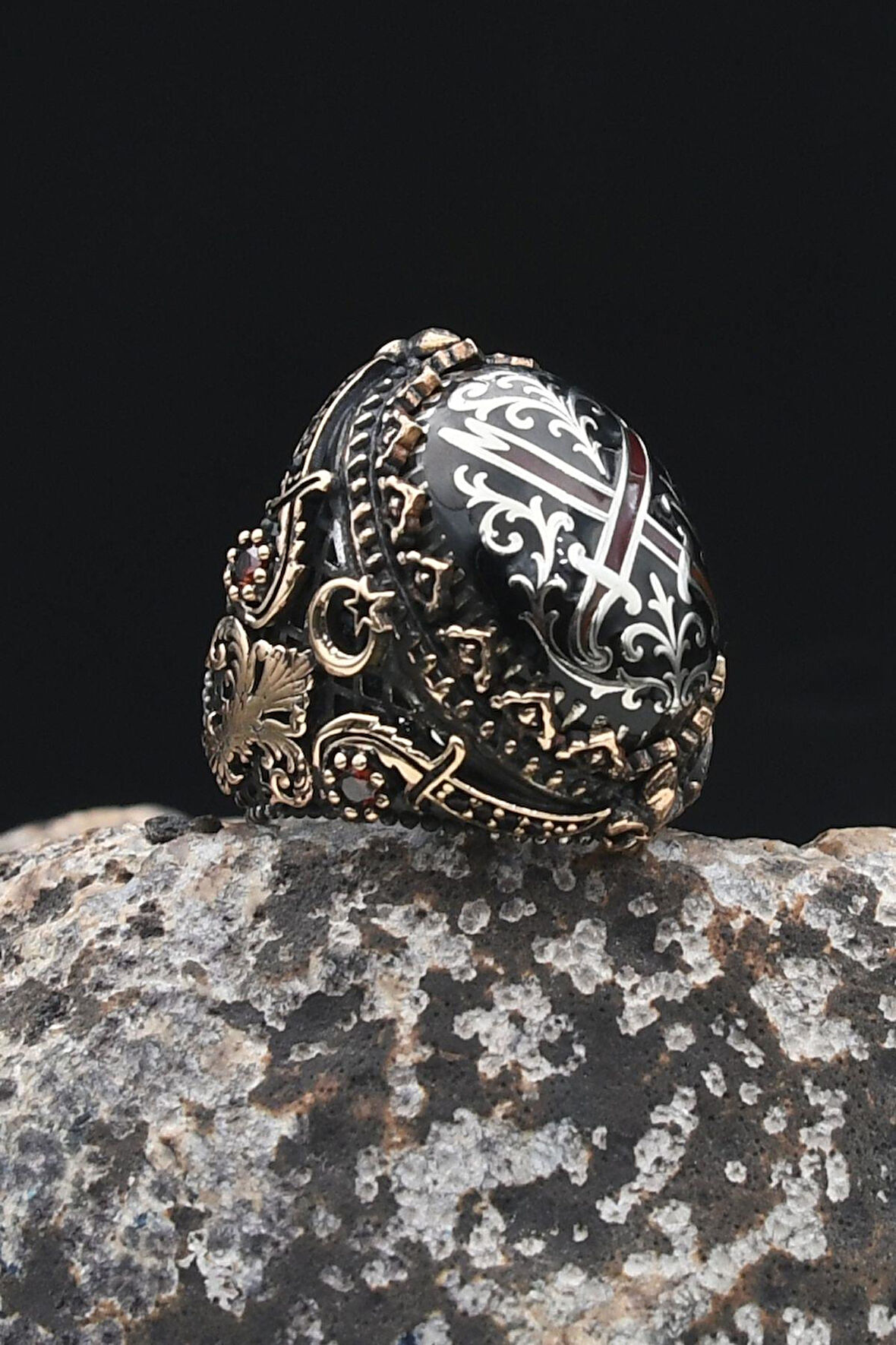 Özel Tasarım Hz. Ali'nin Kılıcı Zülfikar Sıkma Kehribar Taşlı 925 Ayar Gümüş Erkek Yüzüğü 902325