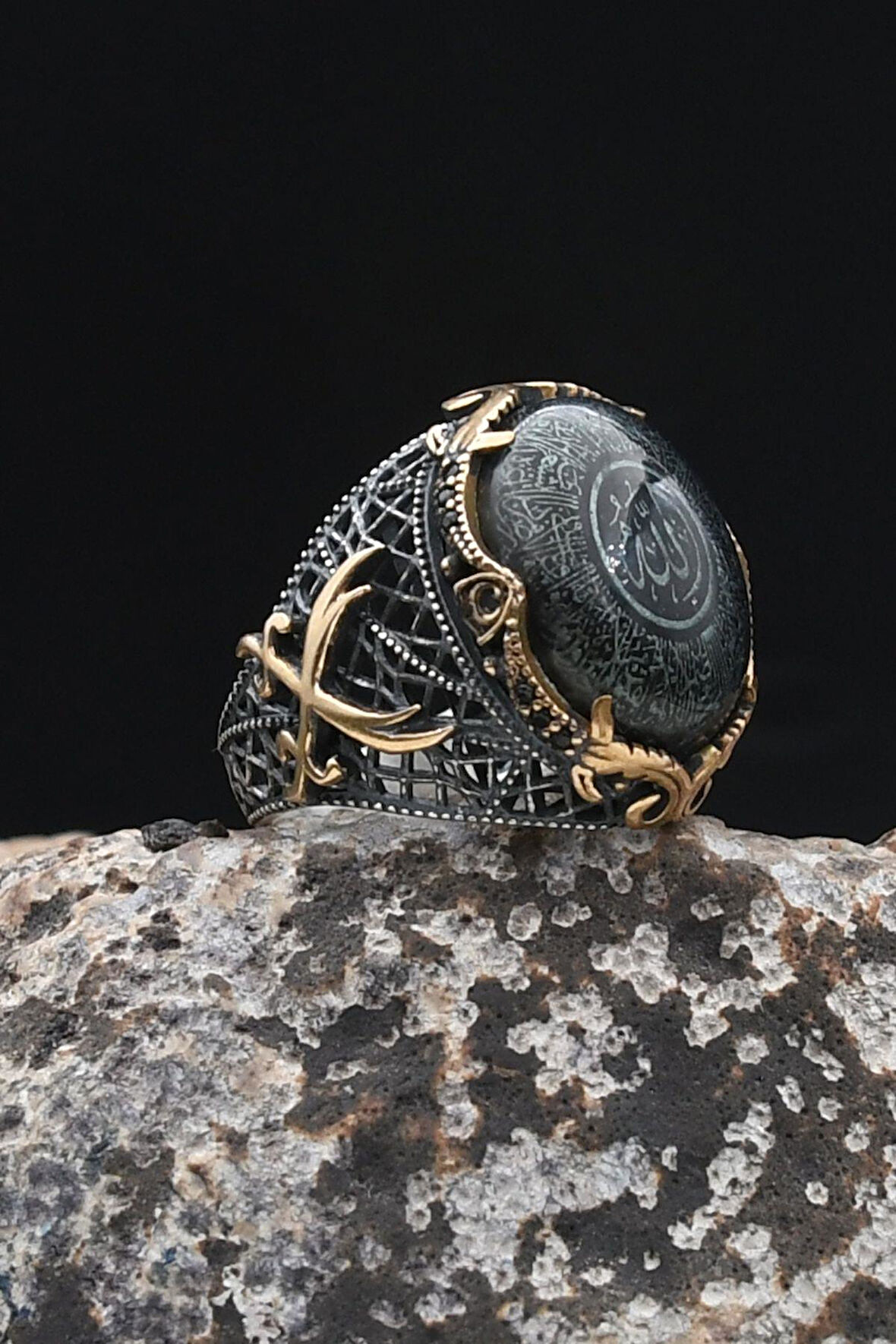 Özel Tasarım Hz. Ali'nin Kılıcı Zülfikar Ayetel Kürsi Yazlı Sıkma Kehribar Taşlı 925 Ayar Gümüş Erkek Yüzüğü 902333