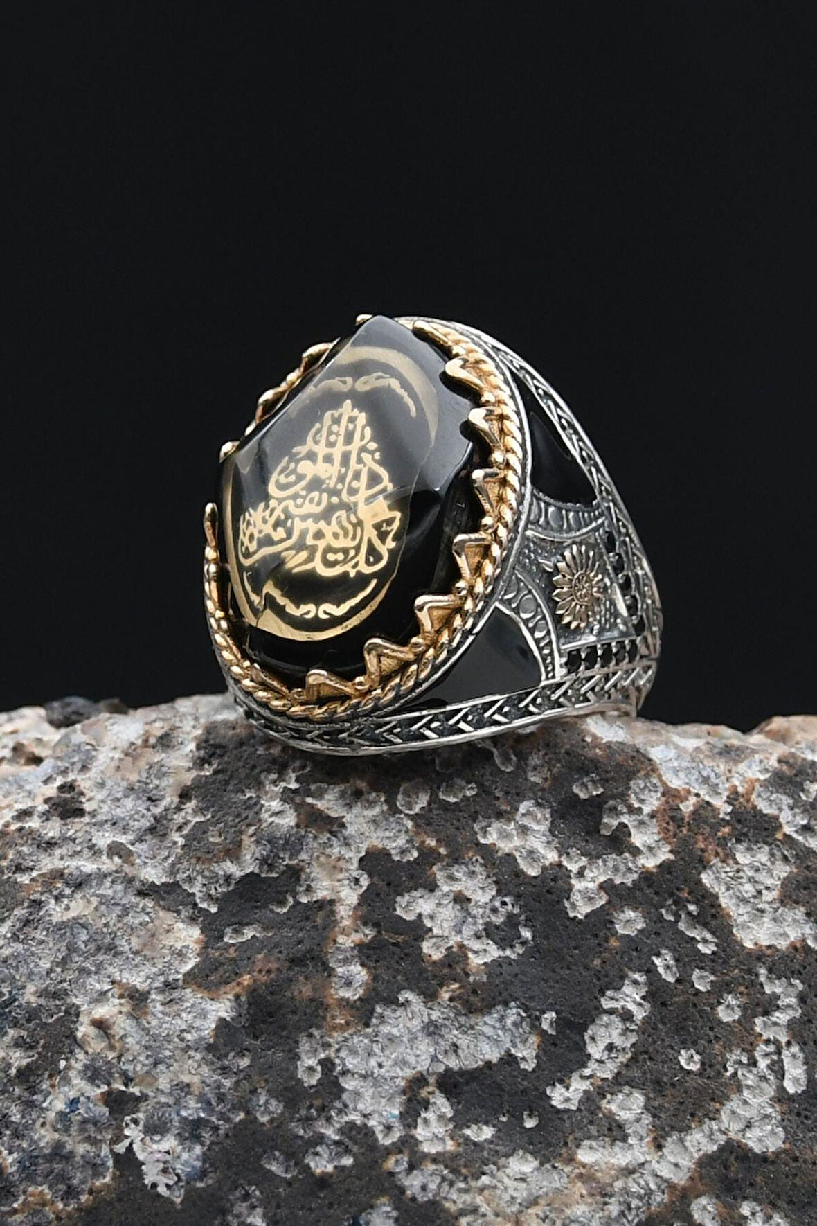 925 Ayar Gümüş Erkek Yüzük Sıkma Kehribar Taşlı Her Can Ölümü Tadacaktır Yazlı 902345