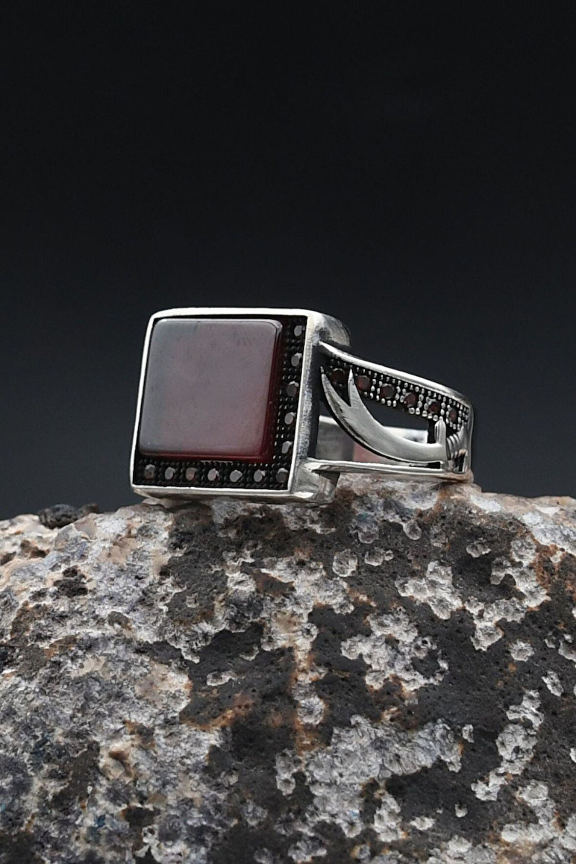 Akik Taşlı Hz. Ali Zülfikar Figürlü 925 Ayar Gümüş Yüzük 902360