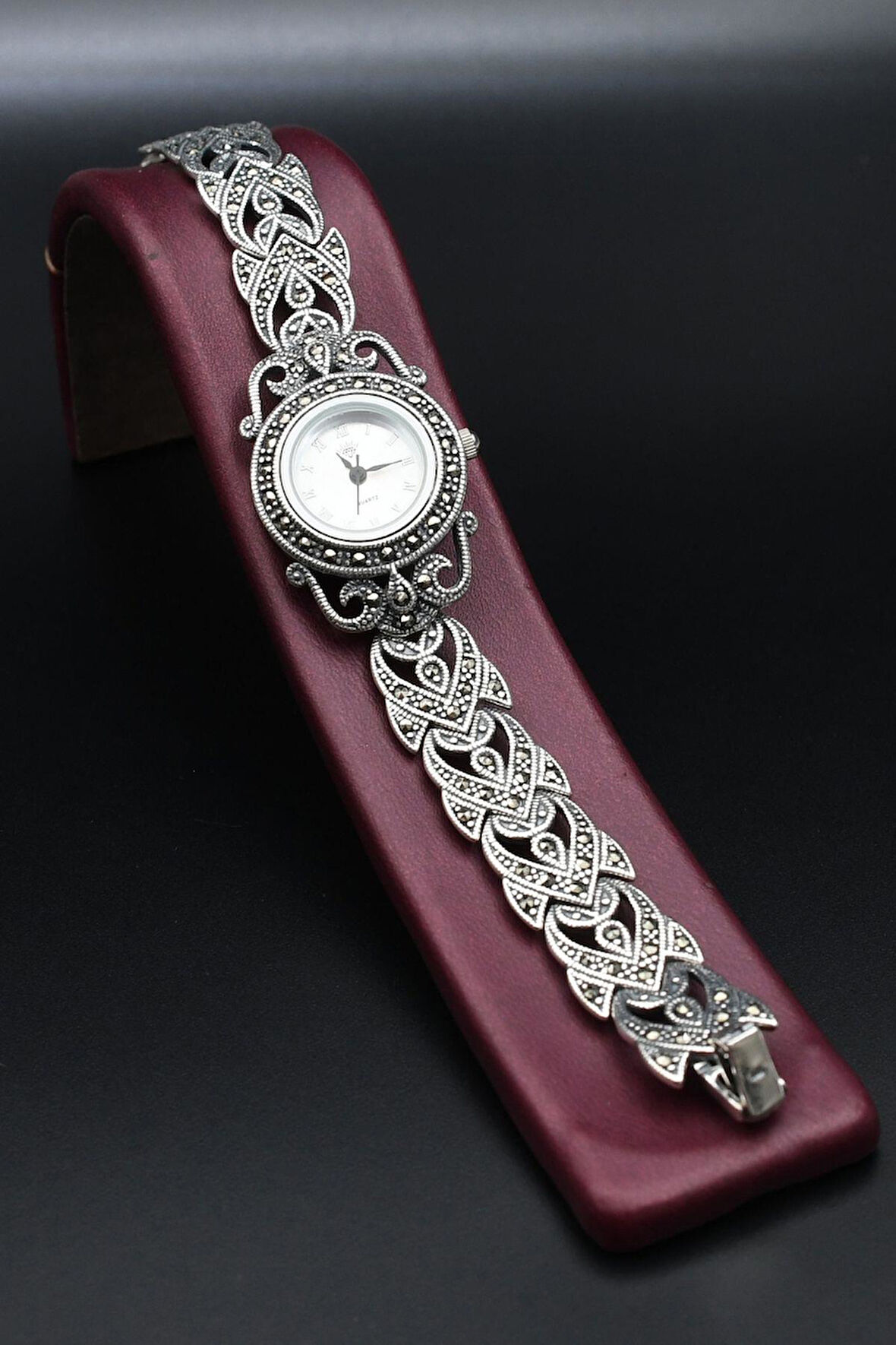 925 Ayar Gümüş Kaplan Figürlü Kadın Saati (Kadın Gümüş Saat) Markazit Taşlı 902373