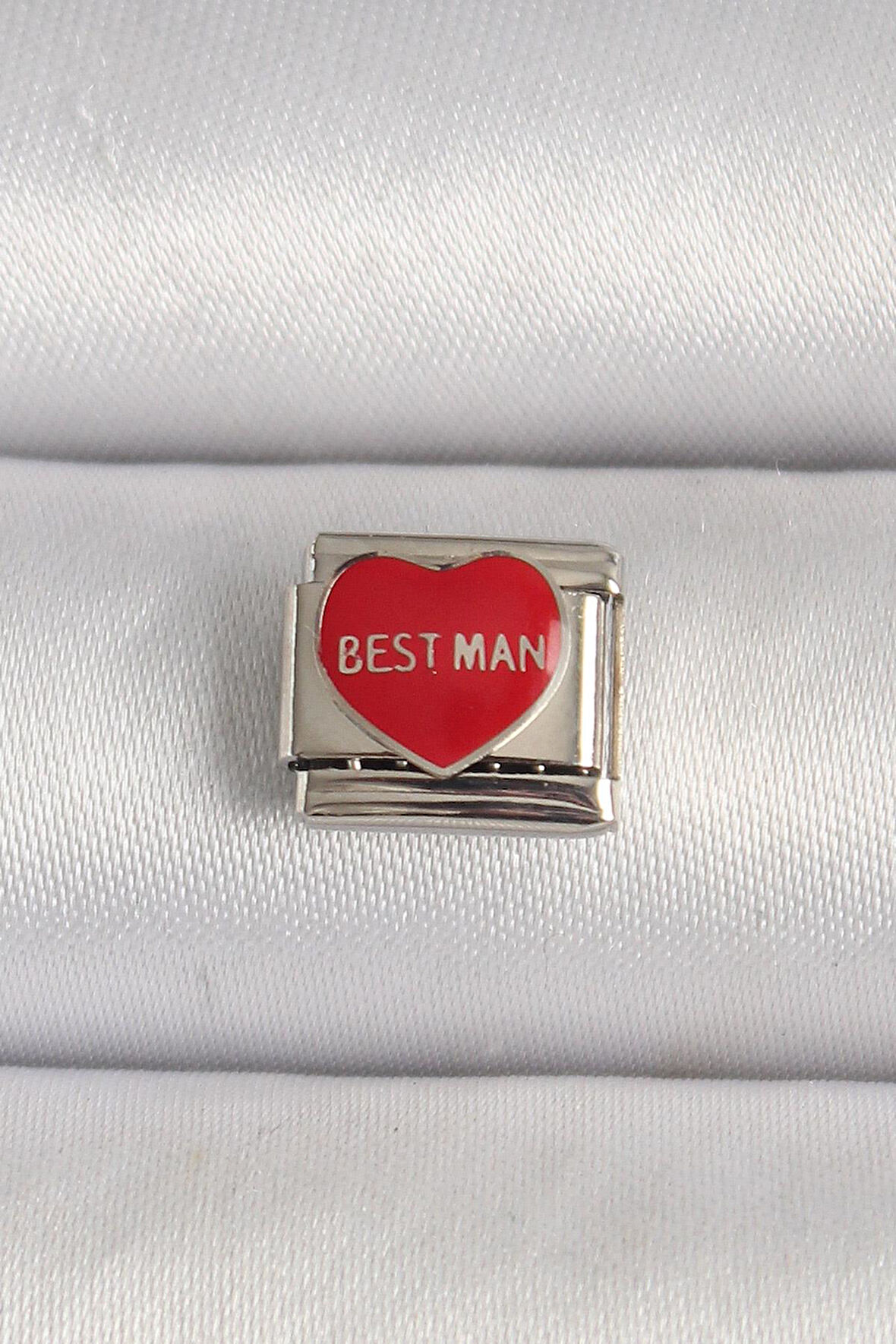316L Çelik Gümüş Renk Best Man Yazılı Kırmızı Kalp İşlemeli Nomination Charm