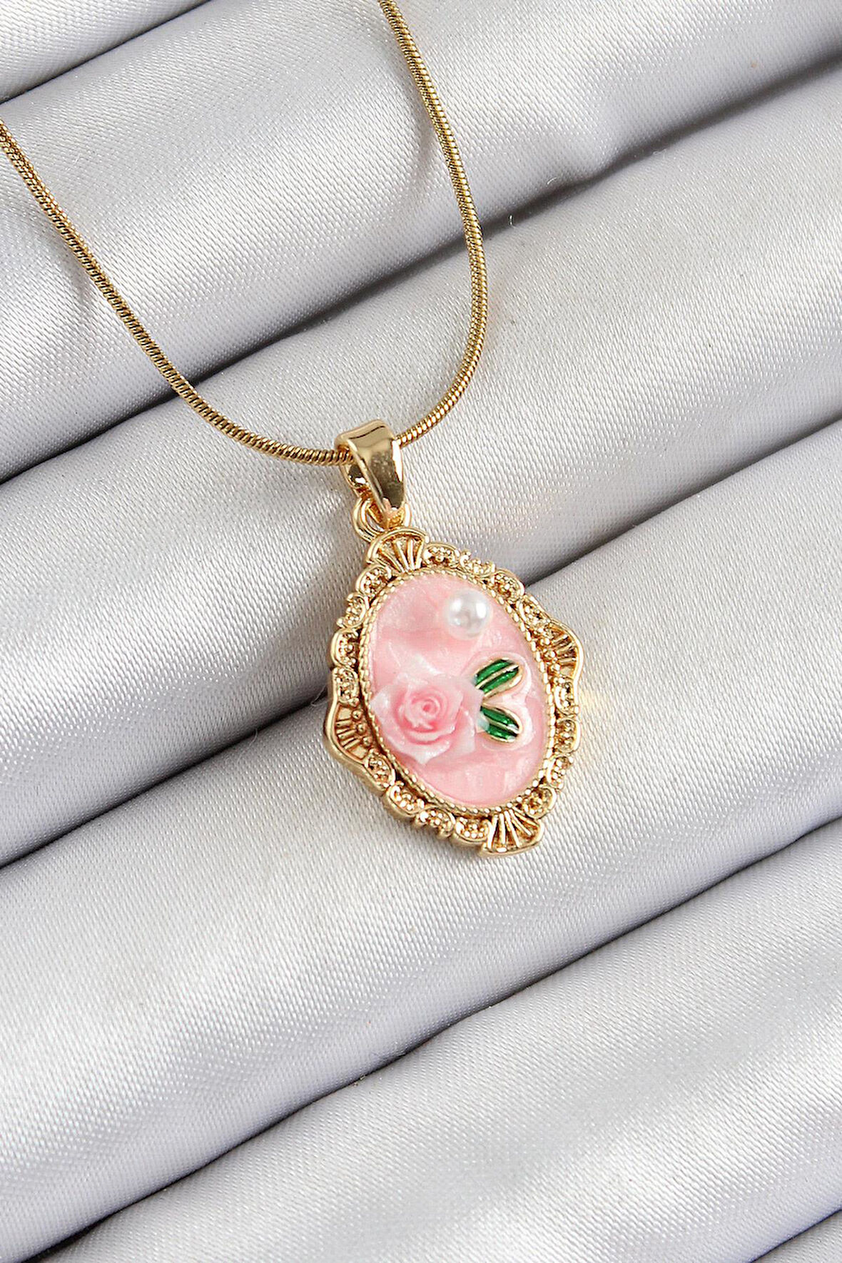 316L Çelik Zincir Pembe Sanatsal Portre İnci Detaylı Gül Figürlü Model Gold Renk Kadın Kolye  - PRT3500EB06436
