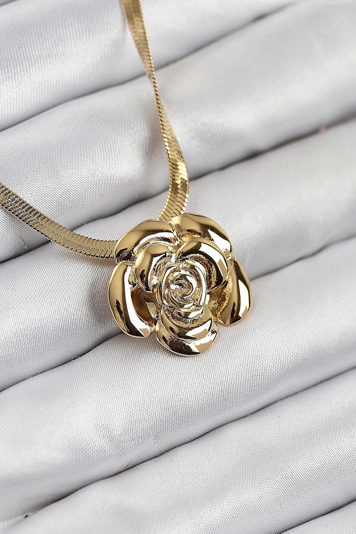 316L Çelik Gül Figürlü İtalyan Zincir Model Gold Renk Kadın Kolye - PRT3500EB08695