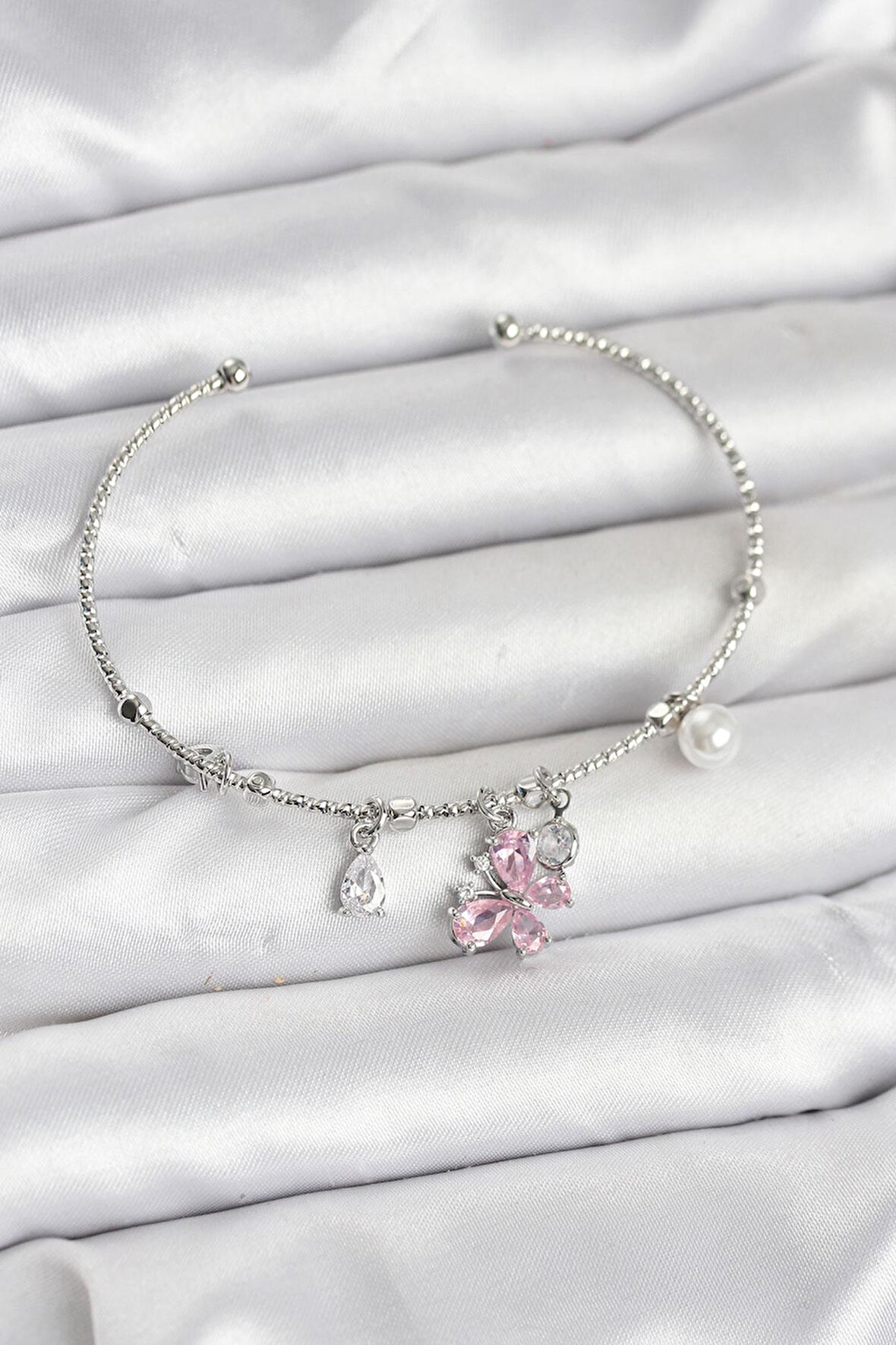 Pembe Kelebek Charmlı Gümüş Renk Kadın Bileklik - PRT3500EB09251