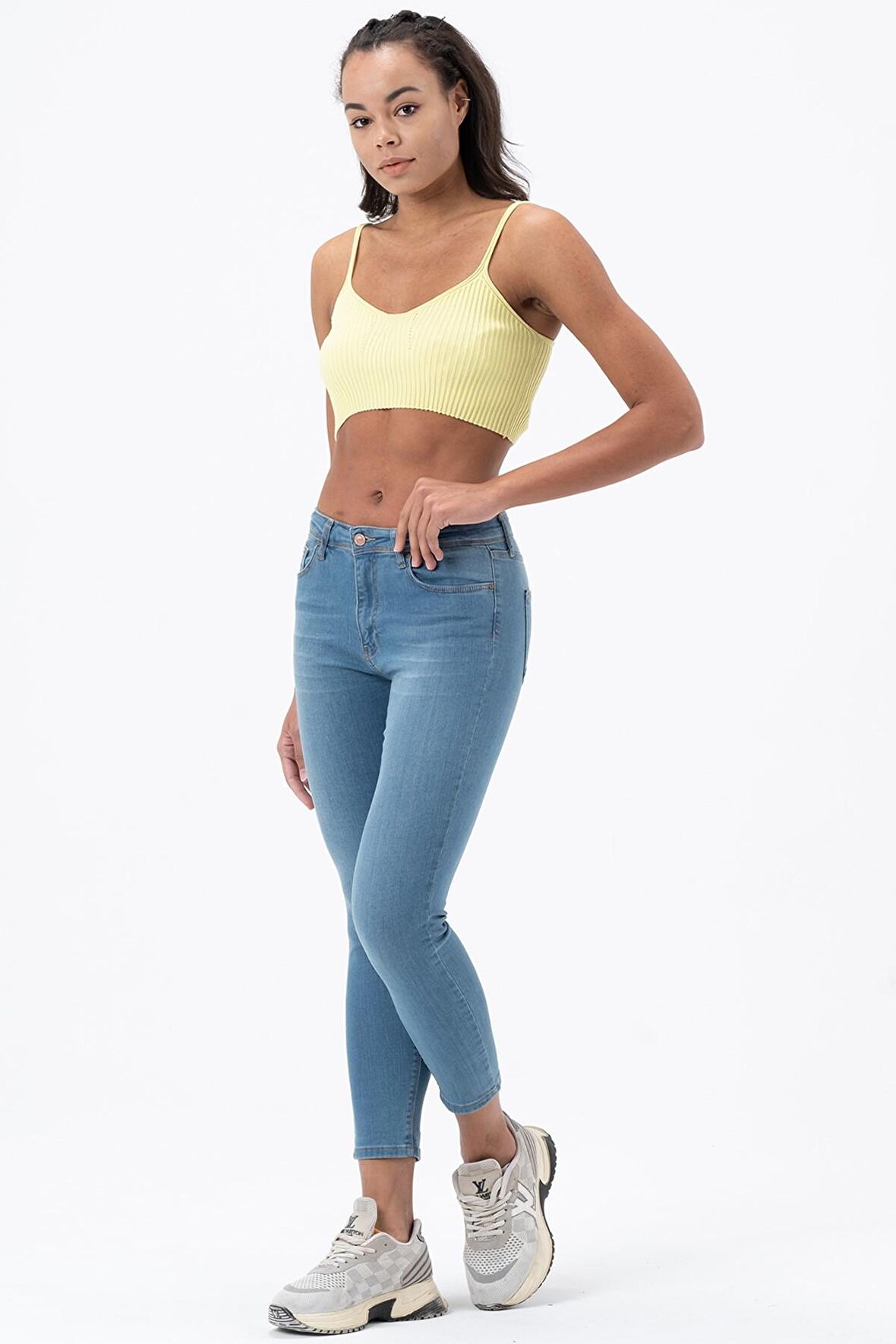 Kadın Normal Bel, Arka Yüksek Bel Full Likralı Slim Mom Jeans Dar Kesim Kot Pantolon