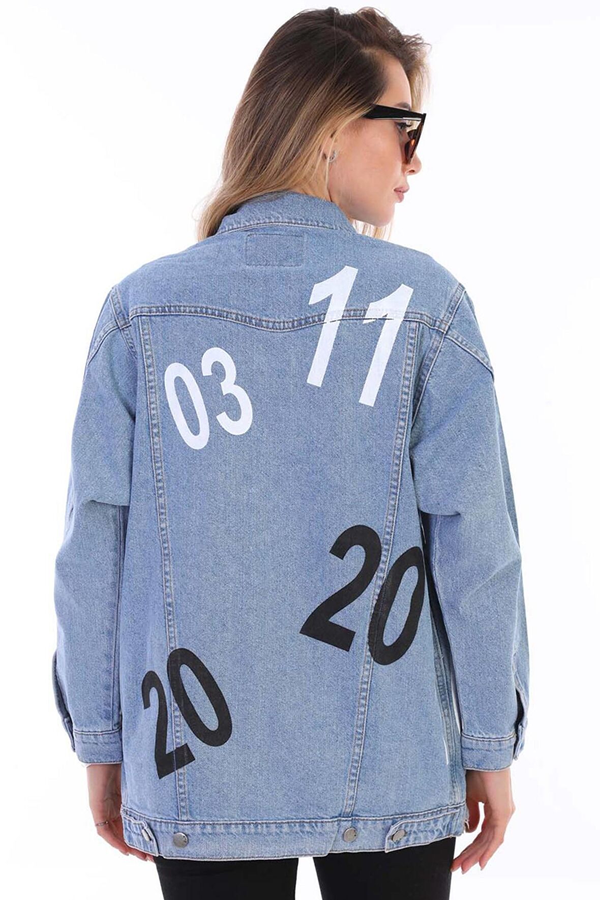 Kadın Mavi Sayı Baskılı Yırtık Detaylı Jean Boyfriend Oversize Uzun Kot Ceket