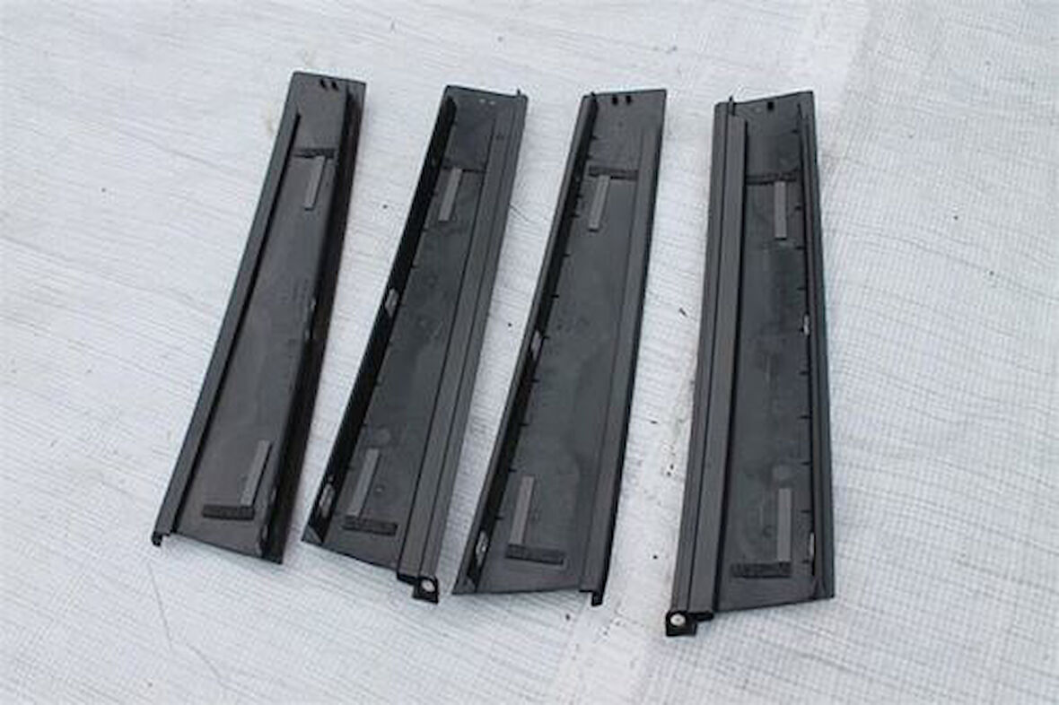 Peugeot Orjinal 9811261080 Sağ Ön Kapı Direk Bandı 9811261080