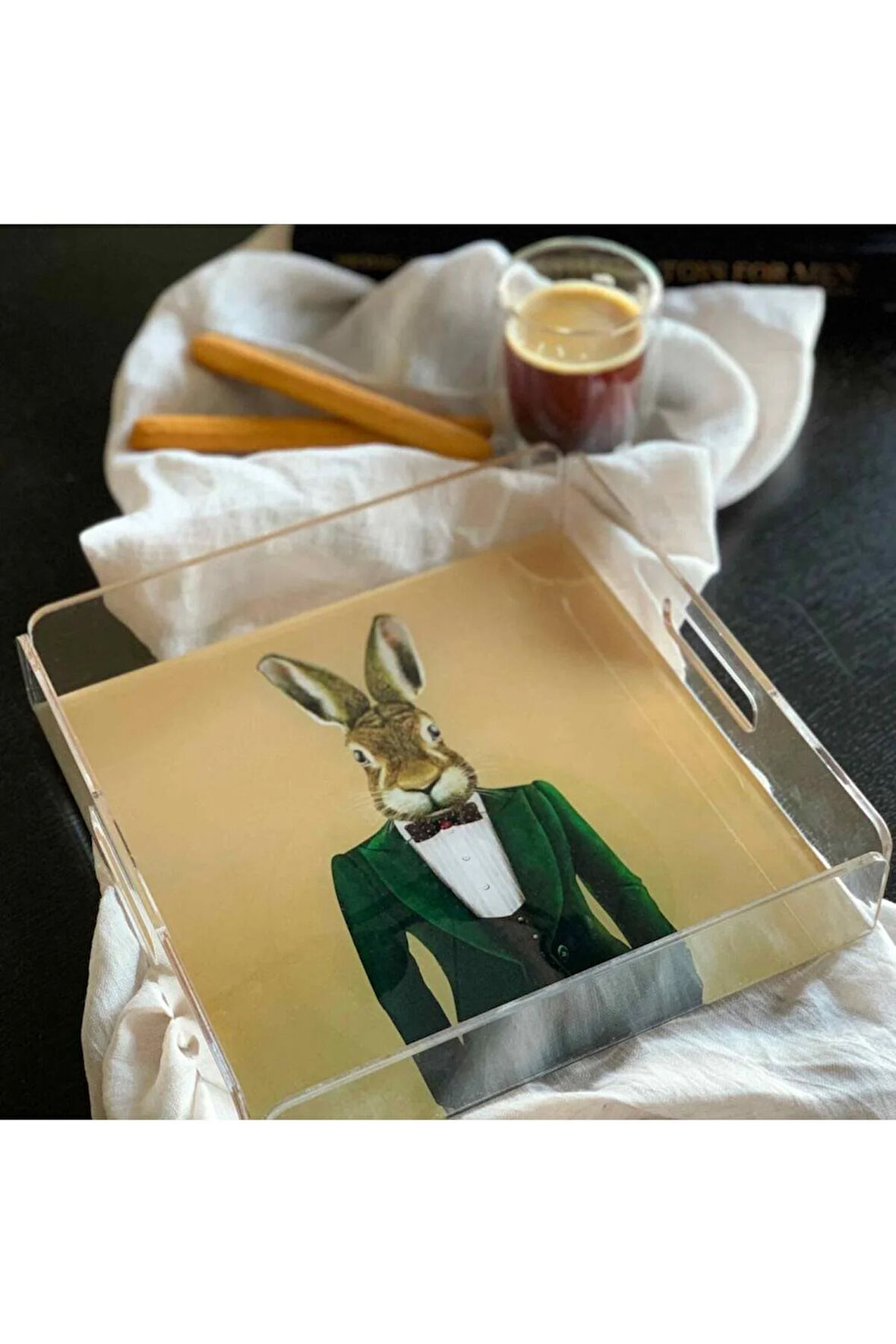 Mr.Rabbit Tavşan Figürlü Pleksi Tepsi -25x25cm