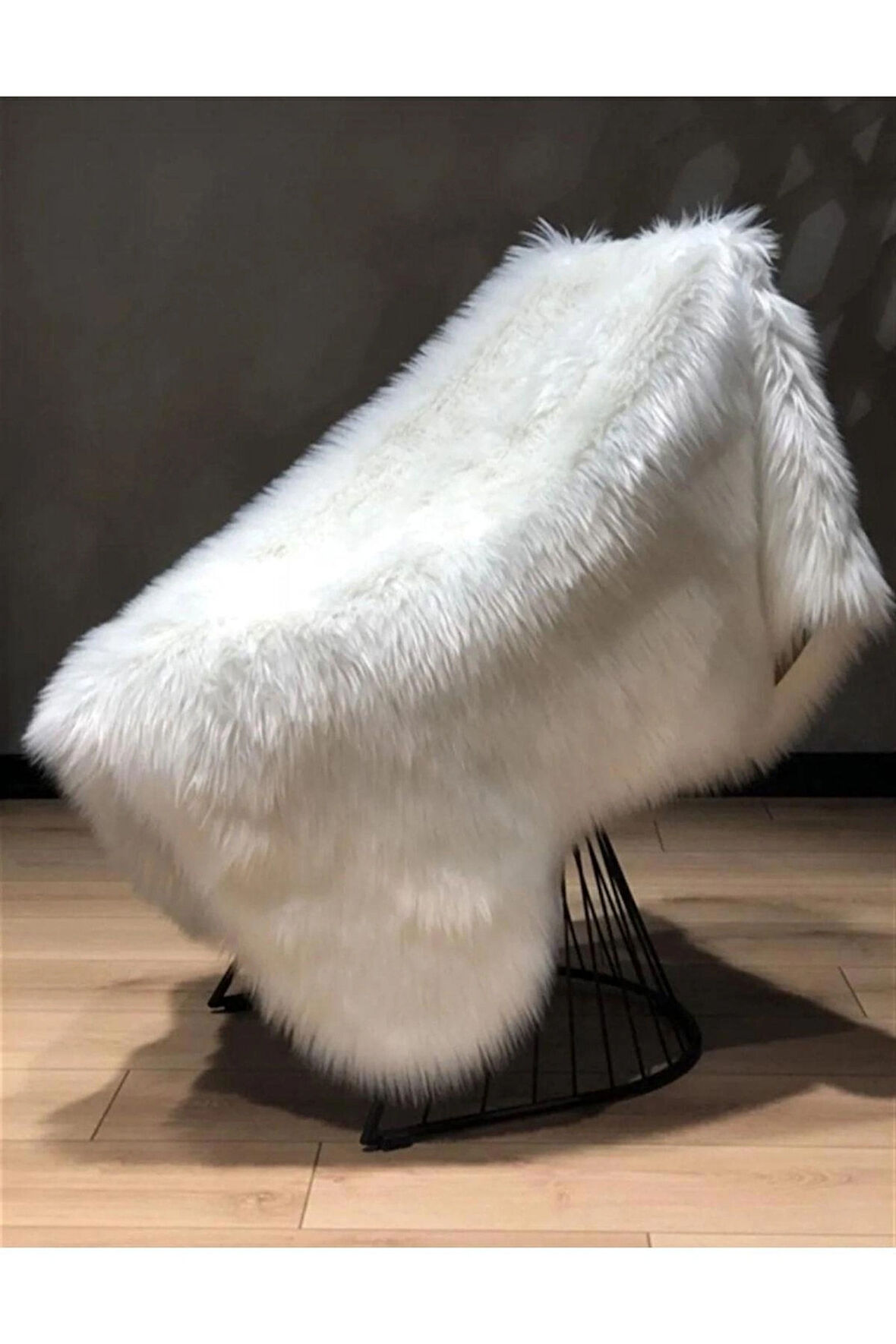 Puffin Kuzu Post Beyaz Üst Kalite Yıkanabilir Yumuşak Dokulu Peluş Halı