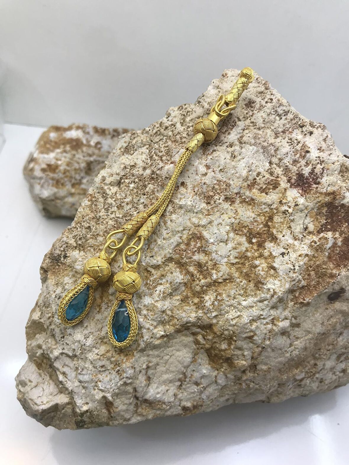 Gümüş Kazaziye Zirkon Kristal Taşlı İki Sallantılı Gümüş Tesbih Püskülü