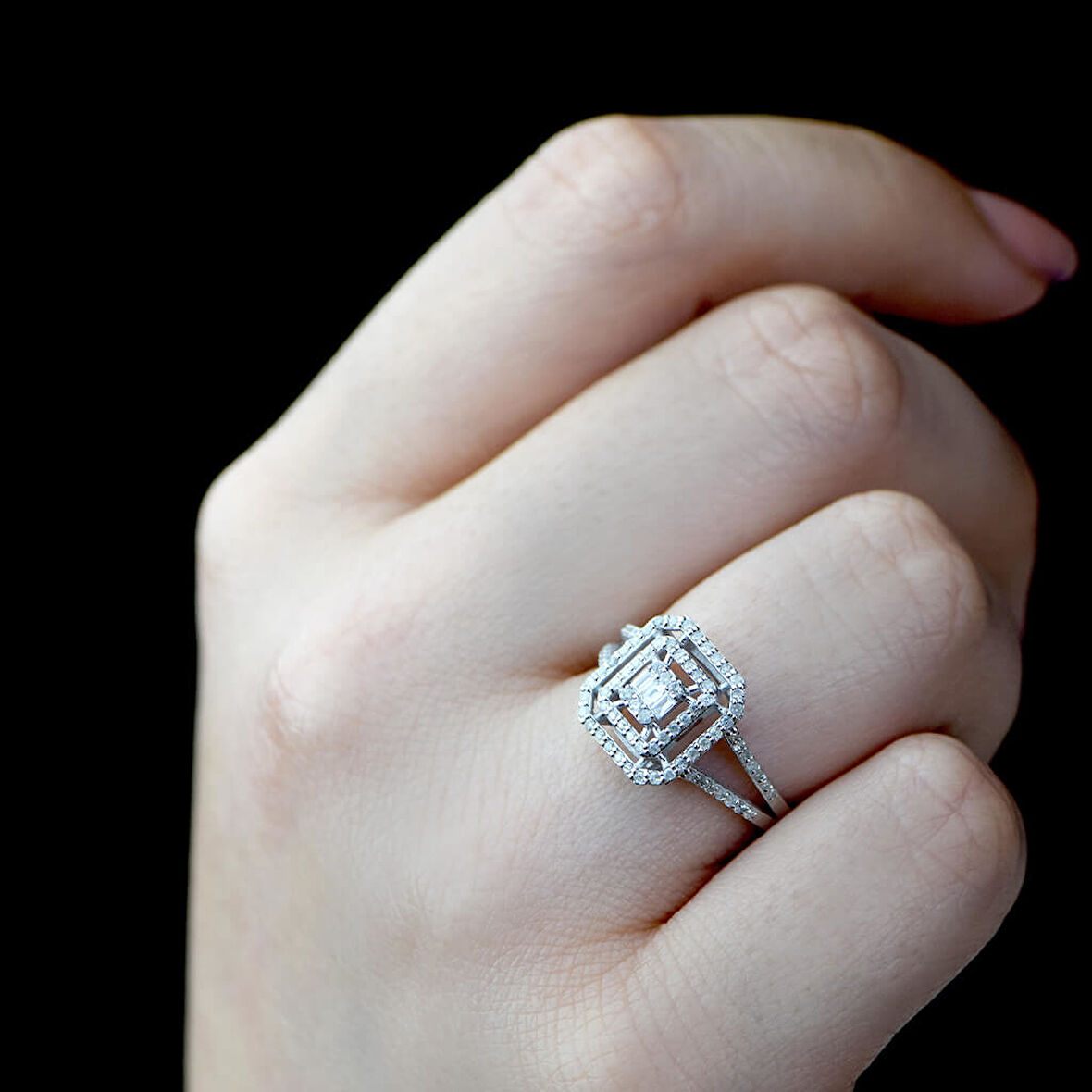 0.60 Ct. Modern Tasarım Çift Kollu Baget Yüzük