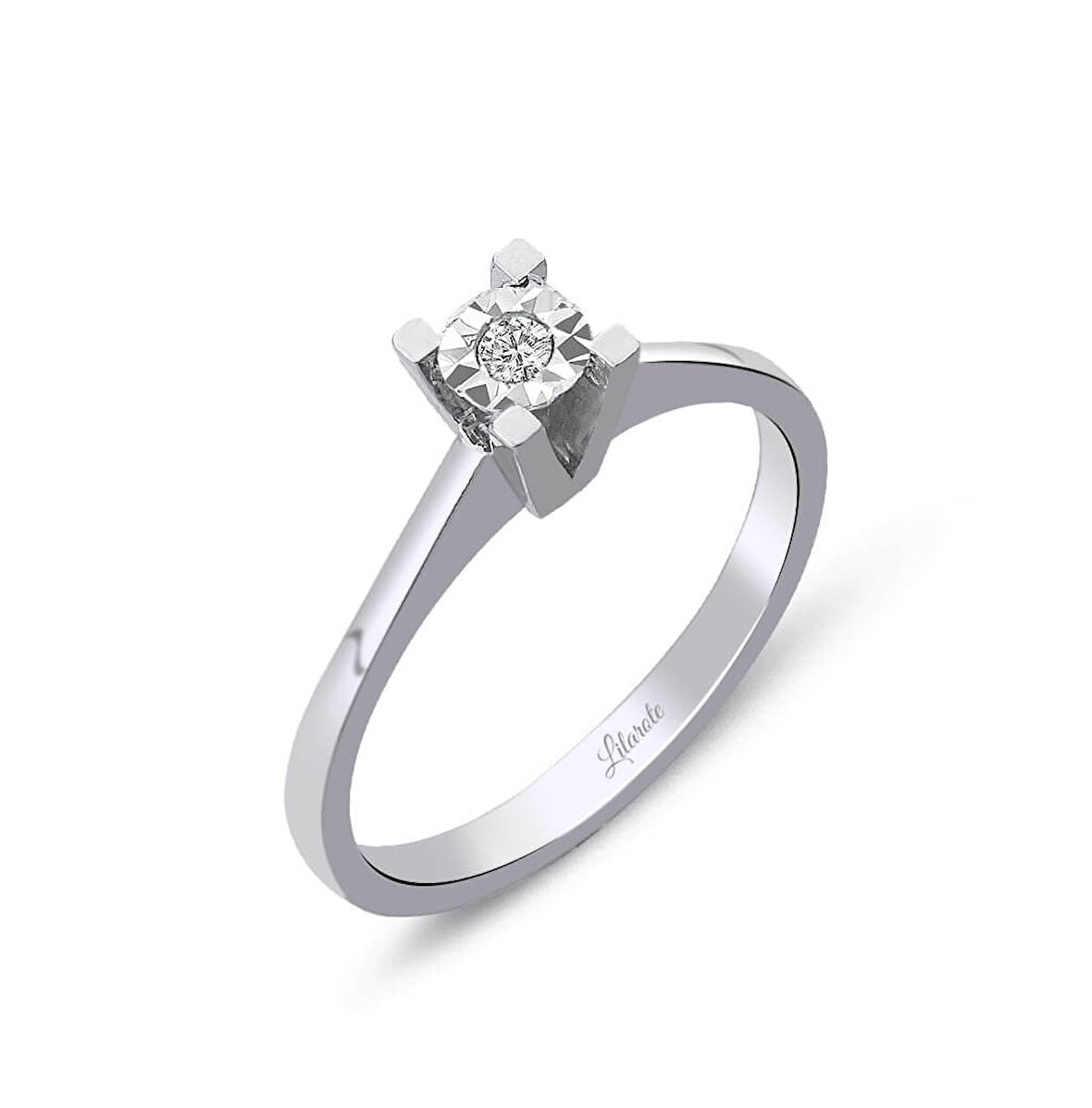 0.06 Ct. Kare Tektaş Pırlanta Yüzük