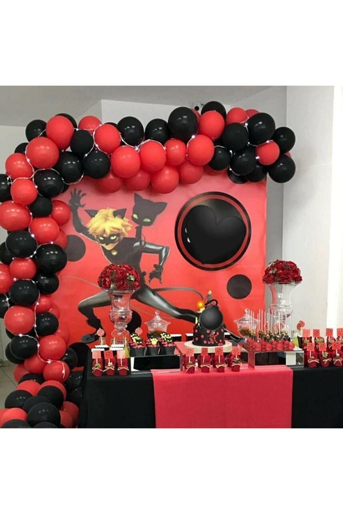 50 Adet Kırmızı-Siyah Karakedi Balon konsepti ve 5 mt balon Zinciri