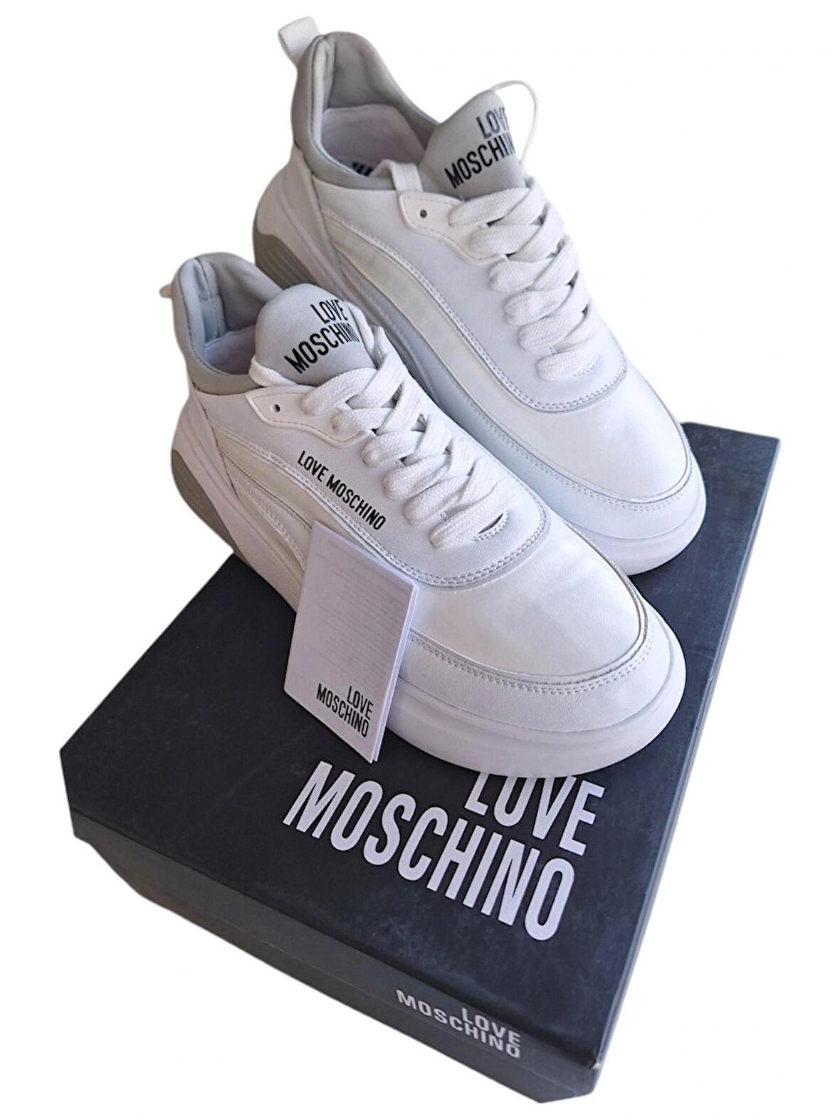 LOVE MOSCHINO JA15845G0GIO510A BEYAZ-GRİ BAĞCIKLI DERİ SPOR AYAKKABI
 EU : 39 / IT : 38 / US : 5 / JP : 5 / 25CM