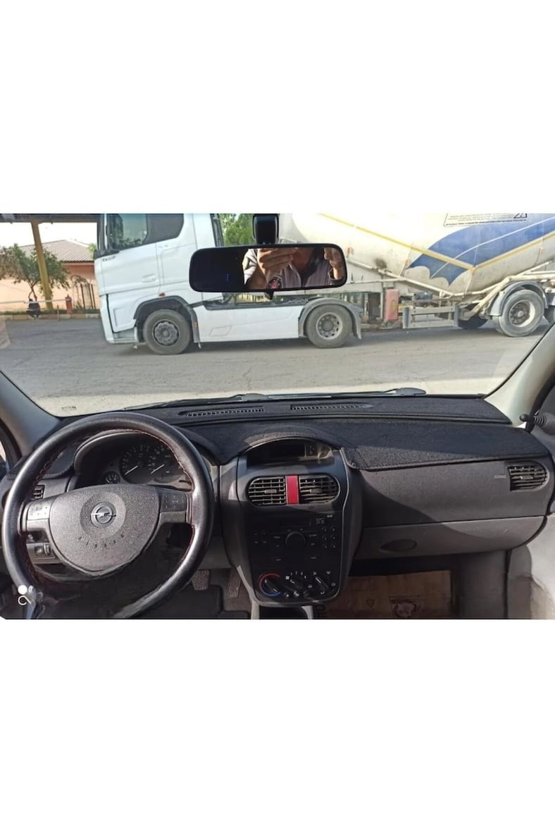 Opel Corsa C Modellerine Uygun Torpido Koruma Halısı Siyah Kenar Renk Siyah