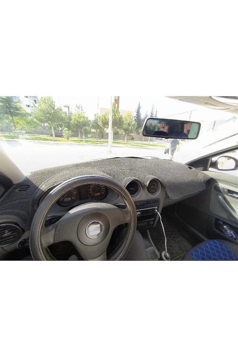 Seat Cordoba 2001-2008 Modellerine Uygun Torpido Koruma Halısı Kenar Renk Siyah