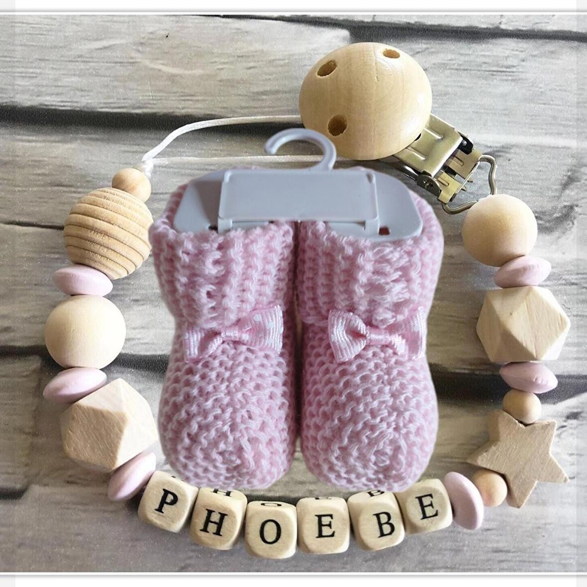 Sahi Aksesuar İsimli Bebek Emzik Zinciri ve Pembe Renk Patik Seti - sahi_0381