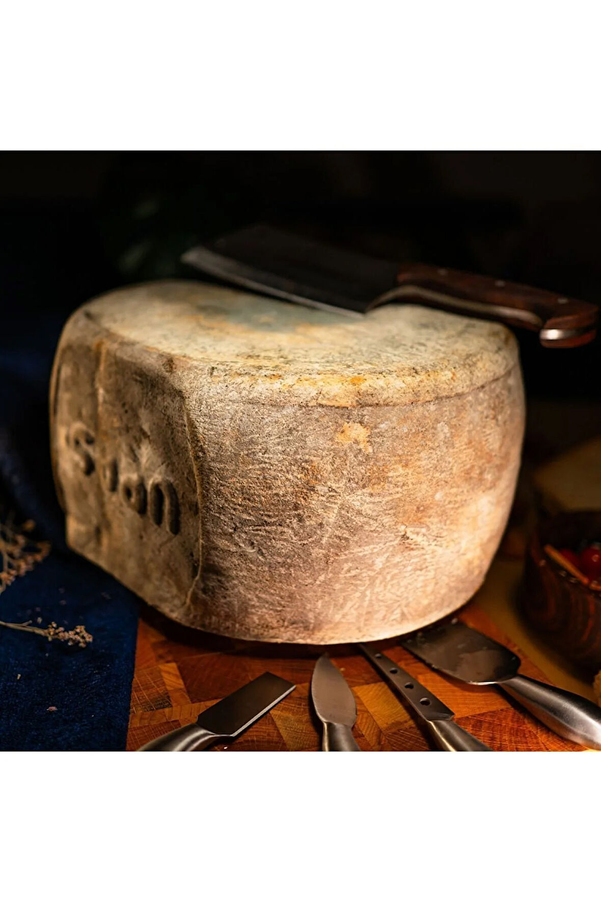 Peynere Kars 13 Kg Eski Kaşar Peyniri