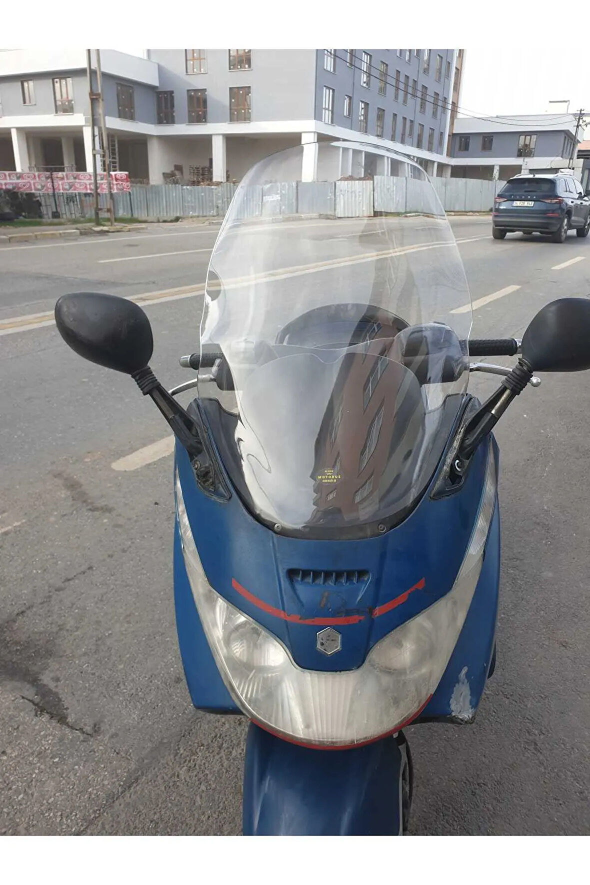 Piaggio X8 200 Ön cam 2004 2006 Model Yılı 70cm Şeffaf Renk 4mm Uzun Geniş Cam