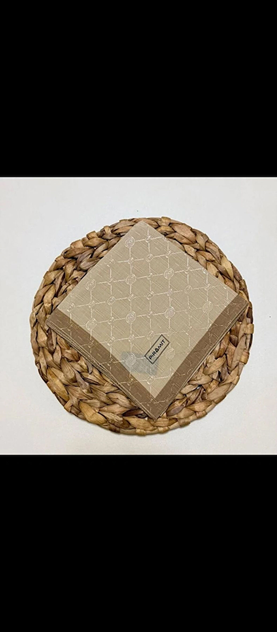 Piramit Floş Monogram eşarp bej