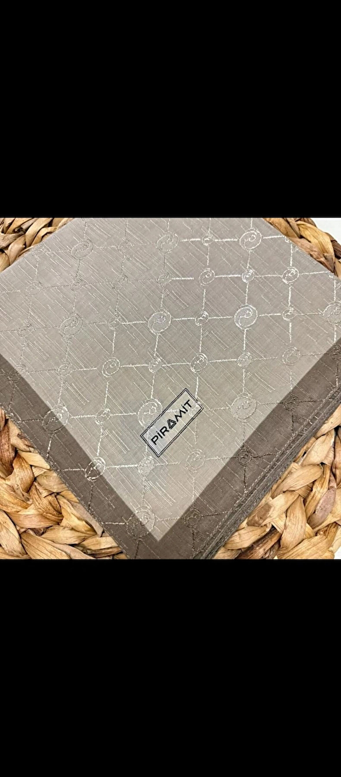 Piramit Floş Monogram eşarp vizyon bej