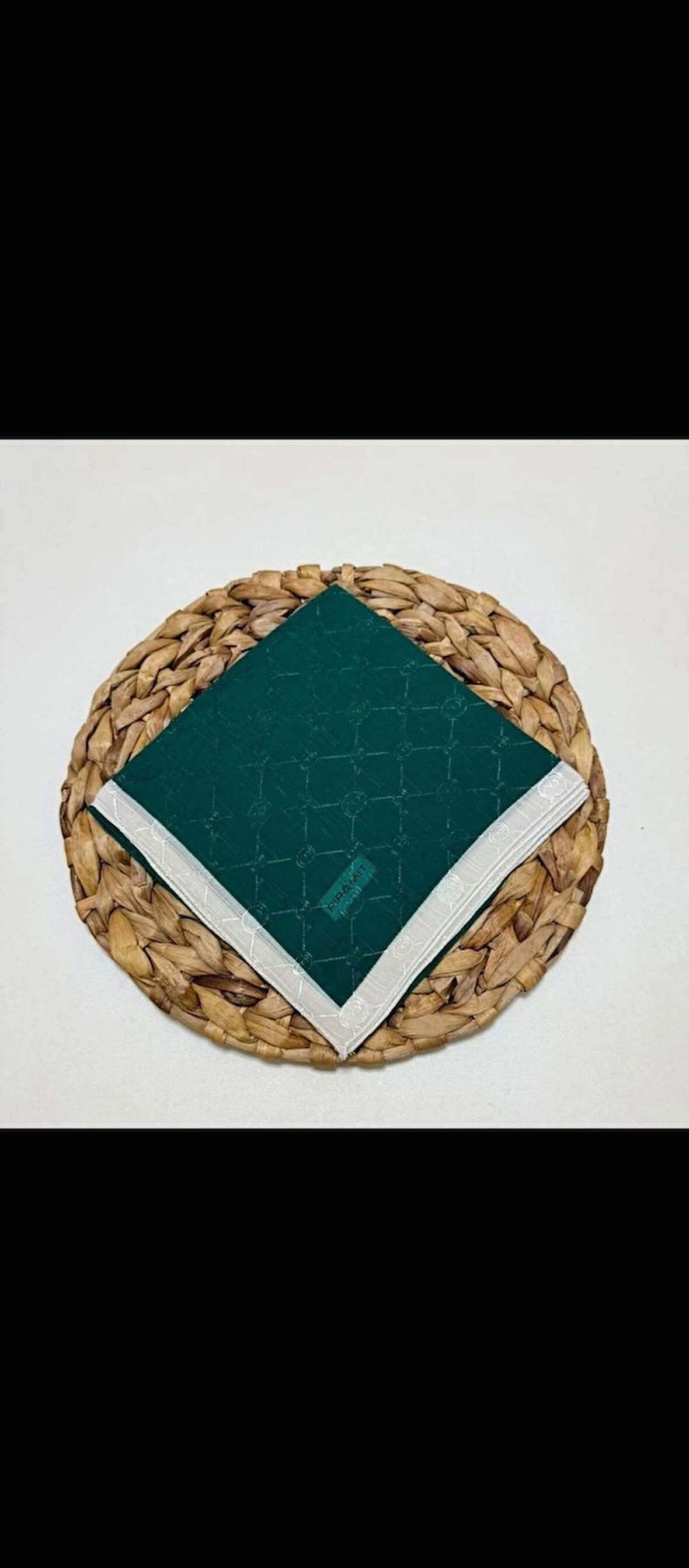 Piramit Floş Monogram eşarp yeşil beyaz