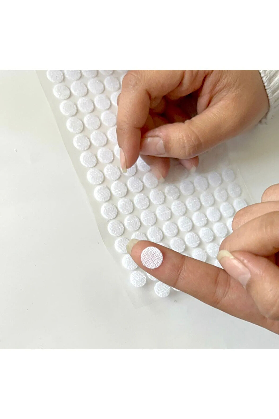 108 Çift1 Cm Cırt Bant Yuvarlak Para Para, Arkası Yapışkanlı (BEYAZ)