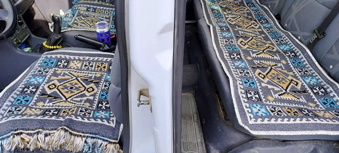 Pratik Oto Koltuk Kilim Seti • 3 Parça • Makine Dokuma • Akrilik & Polyester • Saçaklı