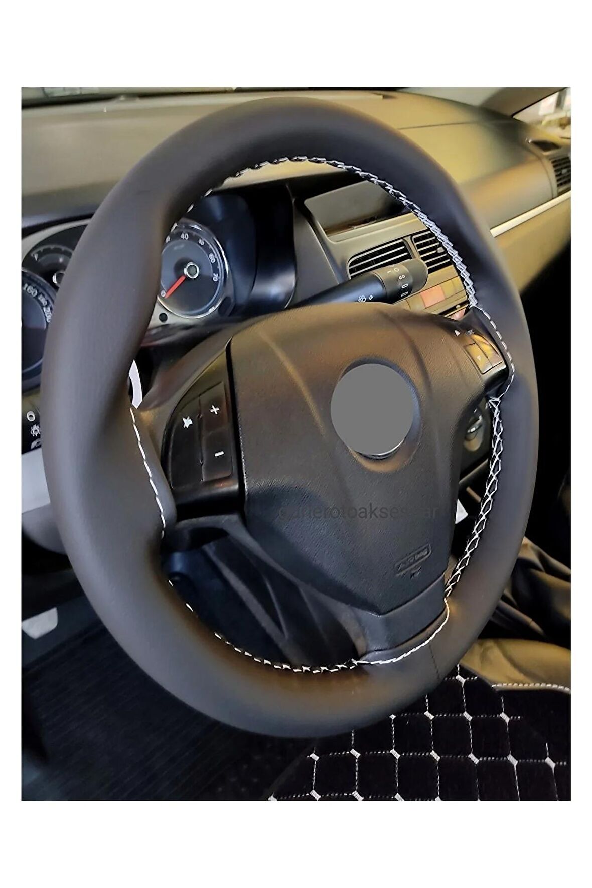 Fiat Punto Uyumlu Dikmeli Direksiyon Kılıfı Beyaz Ipli A Plus (10.5CM)