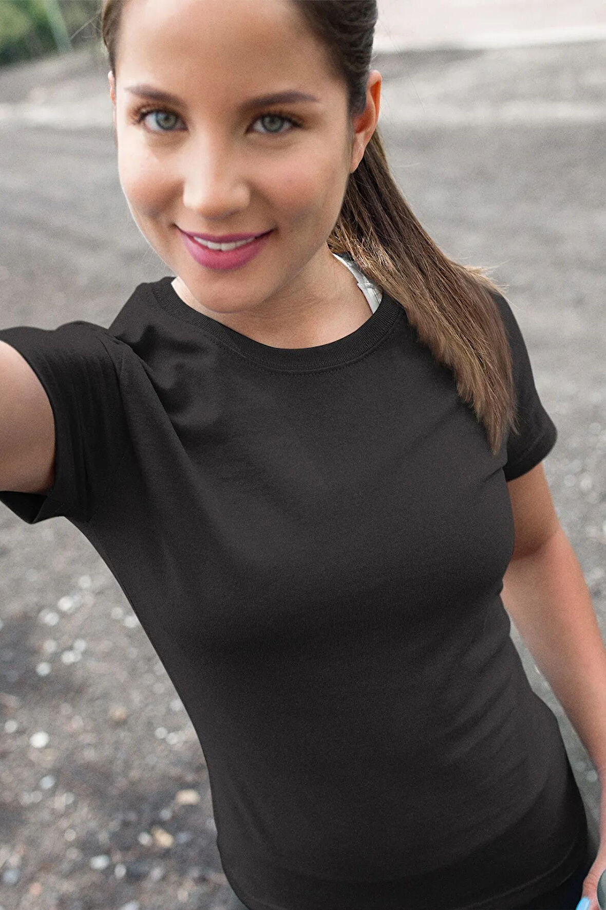 Daily Chic: Siyah Bisiklet Yaka Basic T-Shirt