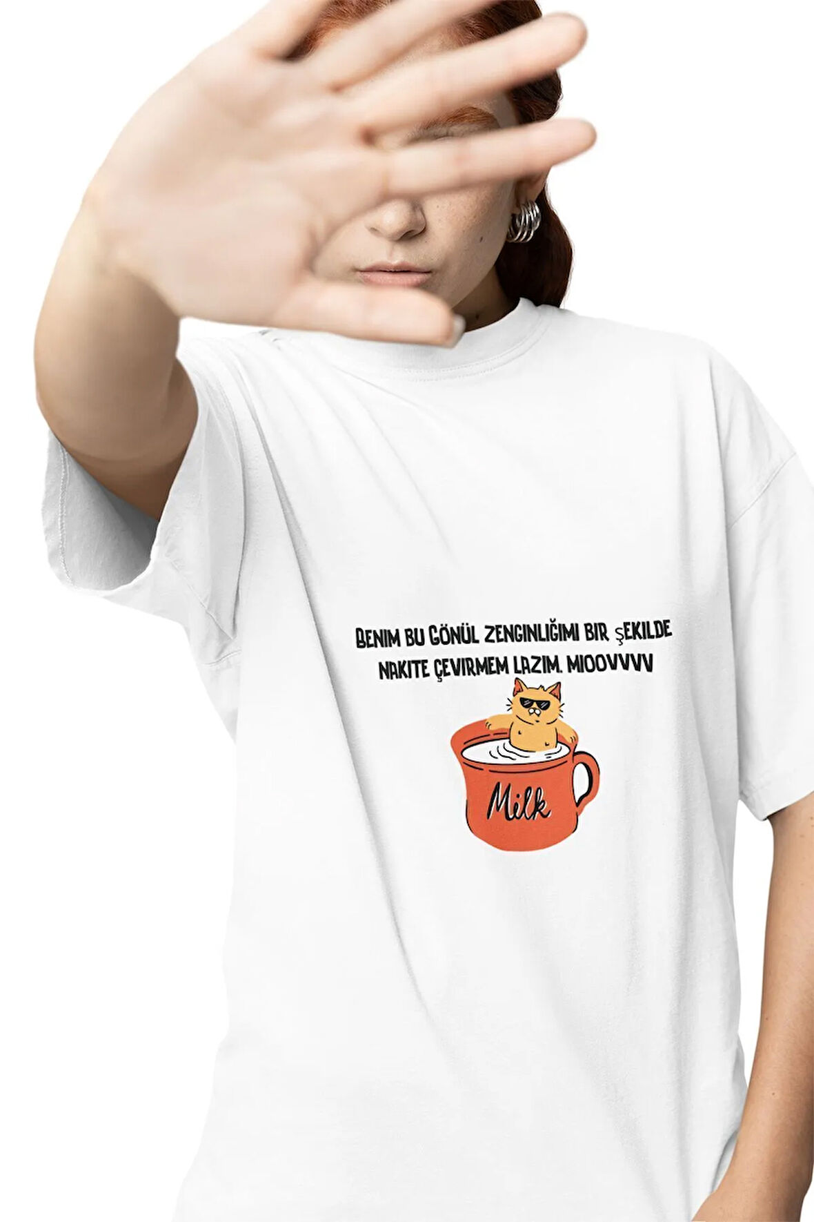 Benim Bu Gönül Zenginliğimi Bir Şekilde Nakite Çevirmem Lazım-Kedi Baskılı Eğlenceli Unisex T-Shirt
