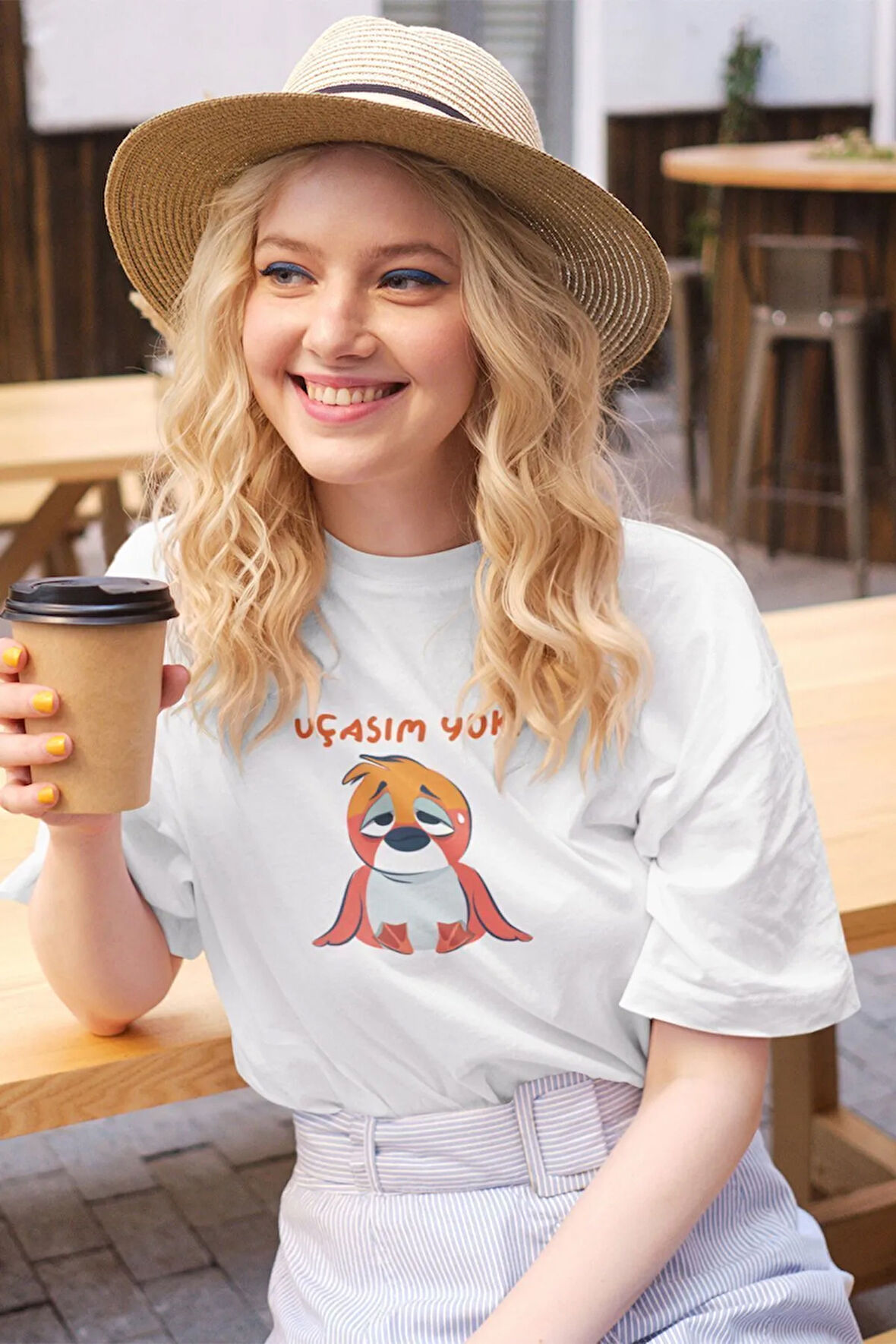 Uçasım Yok-Kuş Baskılı Eğlenceli Komik Hediyelik Beyaz Unisex T-Shirt