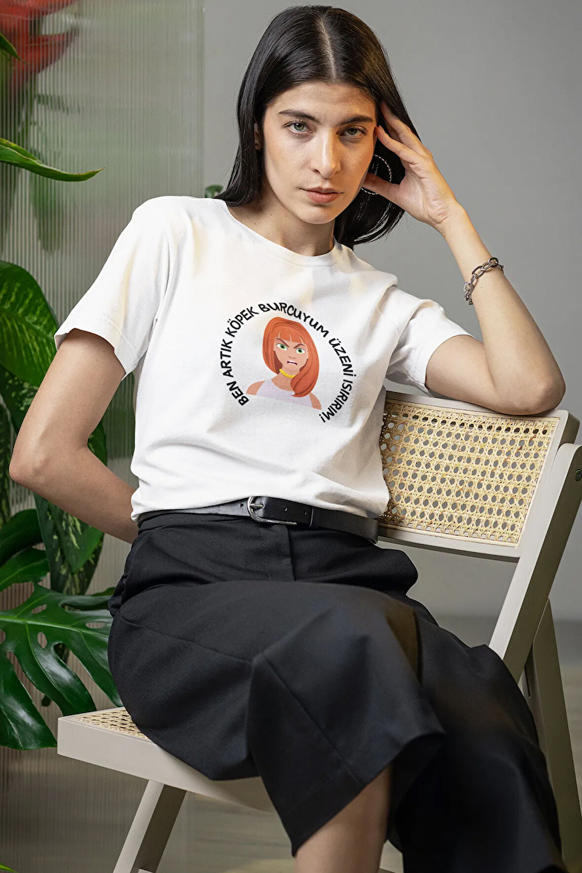 Köpek Burcu Kadın Baskılı Komik Eğlenceli Hediyelik Beyaz Kadın T-Shirt