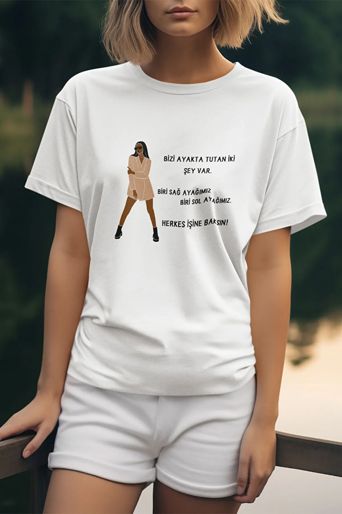 Herkes İşine Baksın Baskılı Eğlenceli Hediyelik Beyaz Kadın T-Shirt