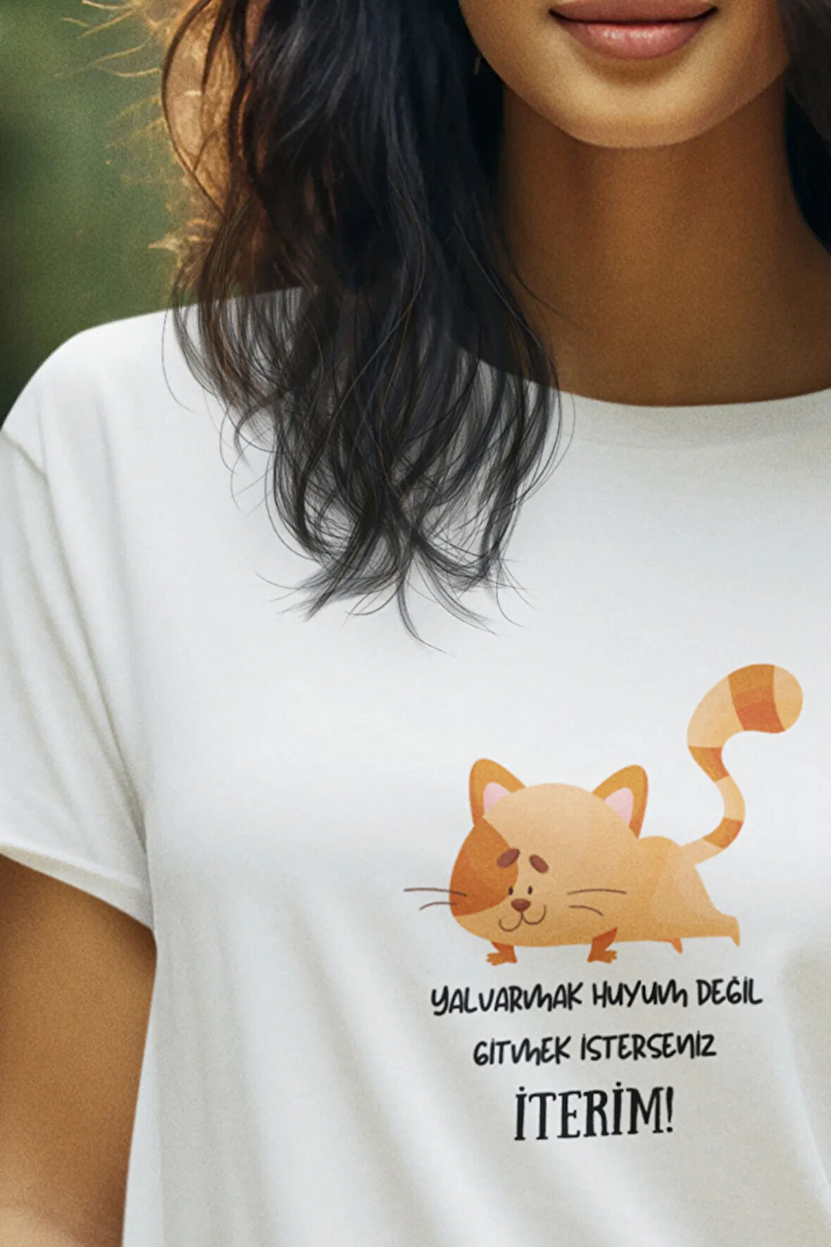 Yalvarmak Huyum Değil Baskılı Eğlenceli Komik Hediyelik Beyaz Kadın T-Shirt