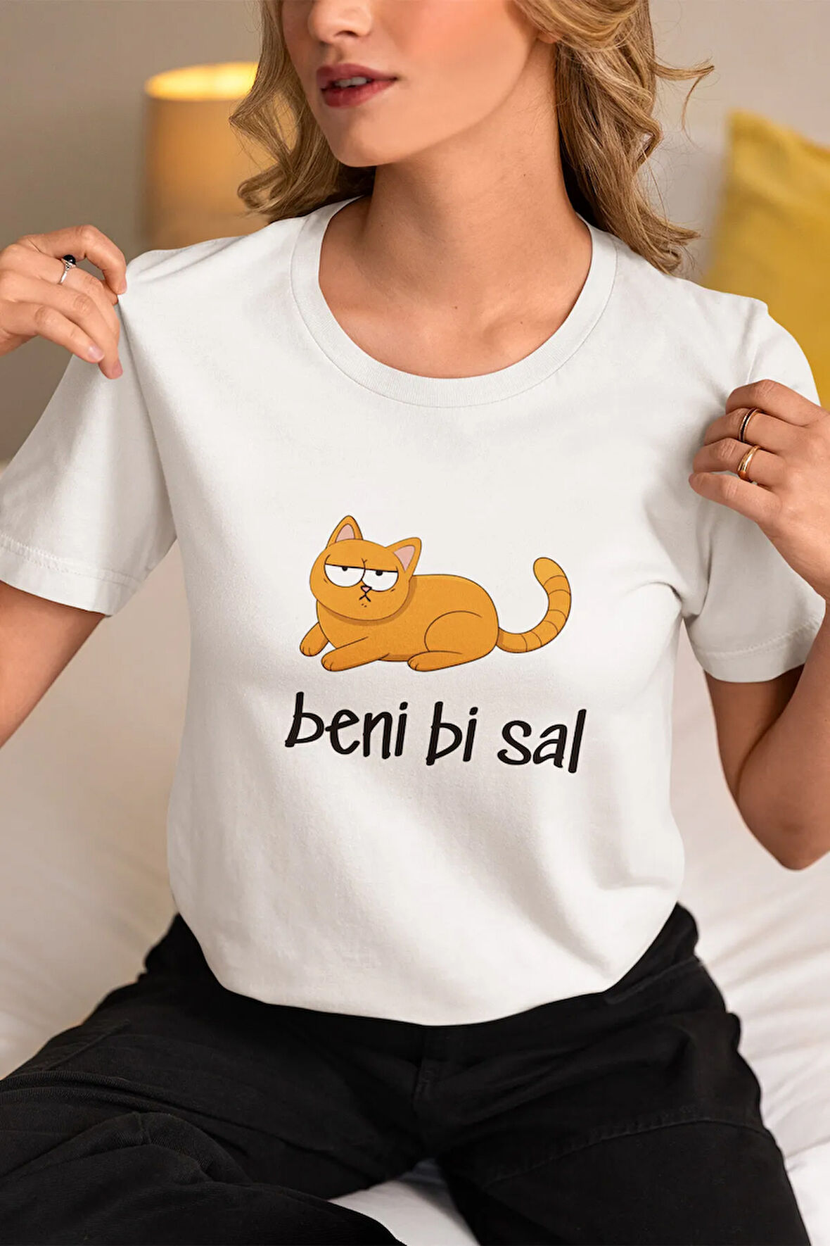 Beni Bi Sal-Bezgin Kedi Baskılı Eğlenceli Hediyelik Unisex Bisiklet Yaka %100 Pamuklu T-Shirt
