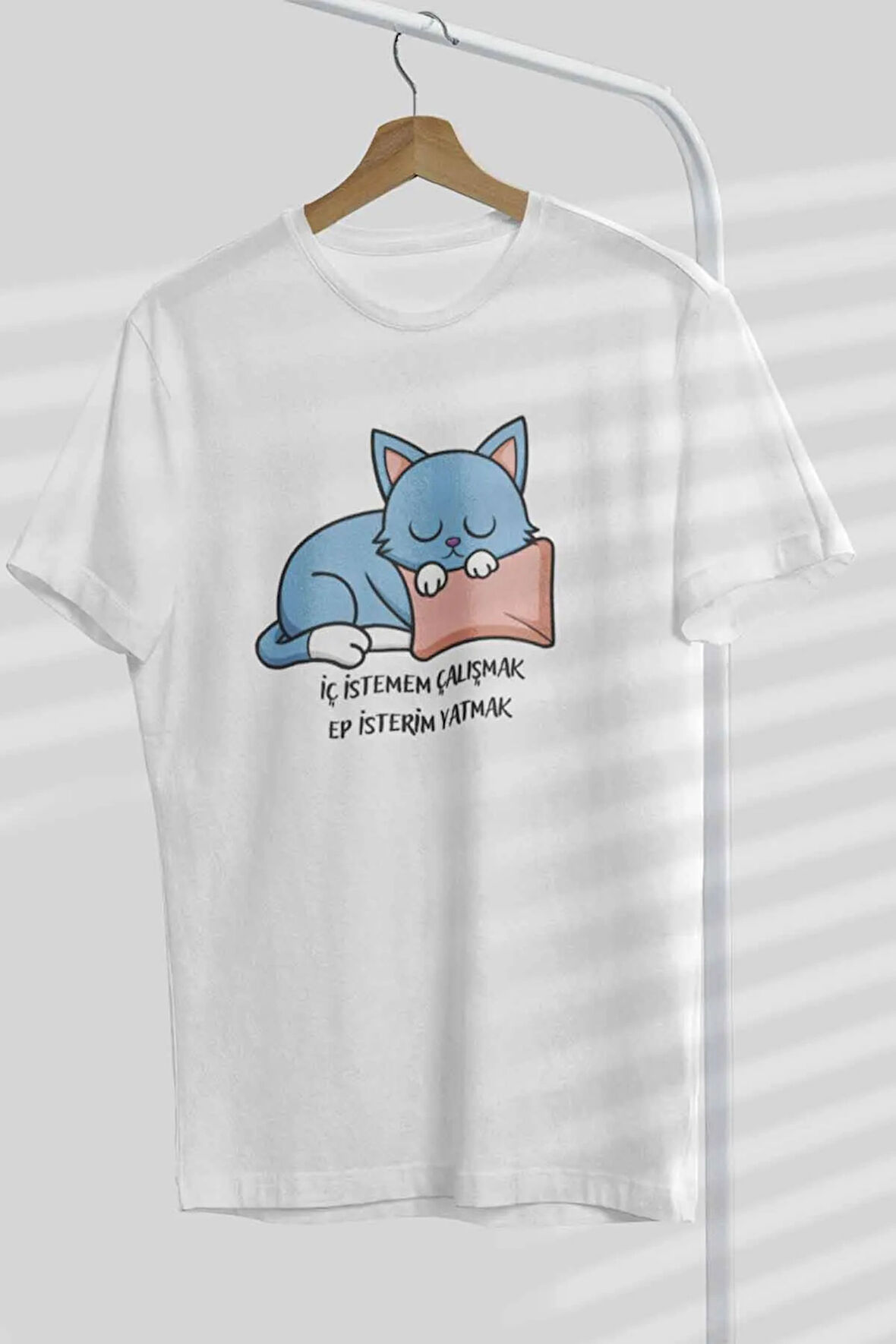 İç İstemem Çalışmak Sevimli Kedi Baskılı Hediyelik Unisex Bisiklet Yaka %100 Pamuklu T-Shirt