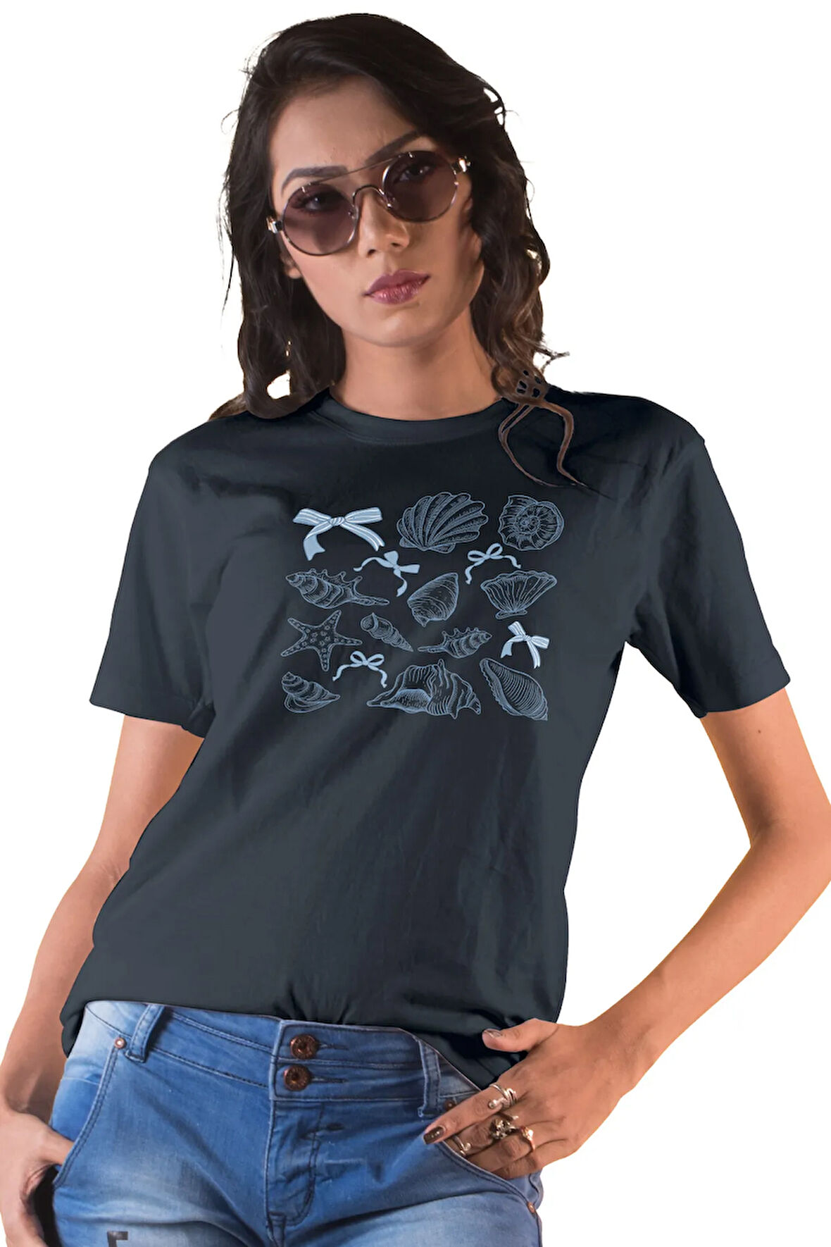 Deniz Kabukları Kurdele Baskılıyaz Temalı Unisex Regular Fit Pamuklu Siyah Tişört