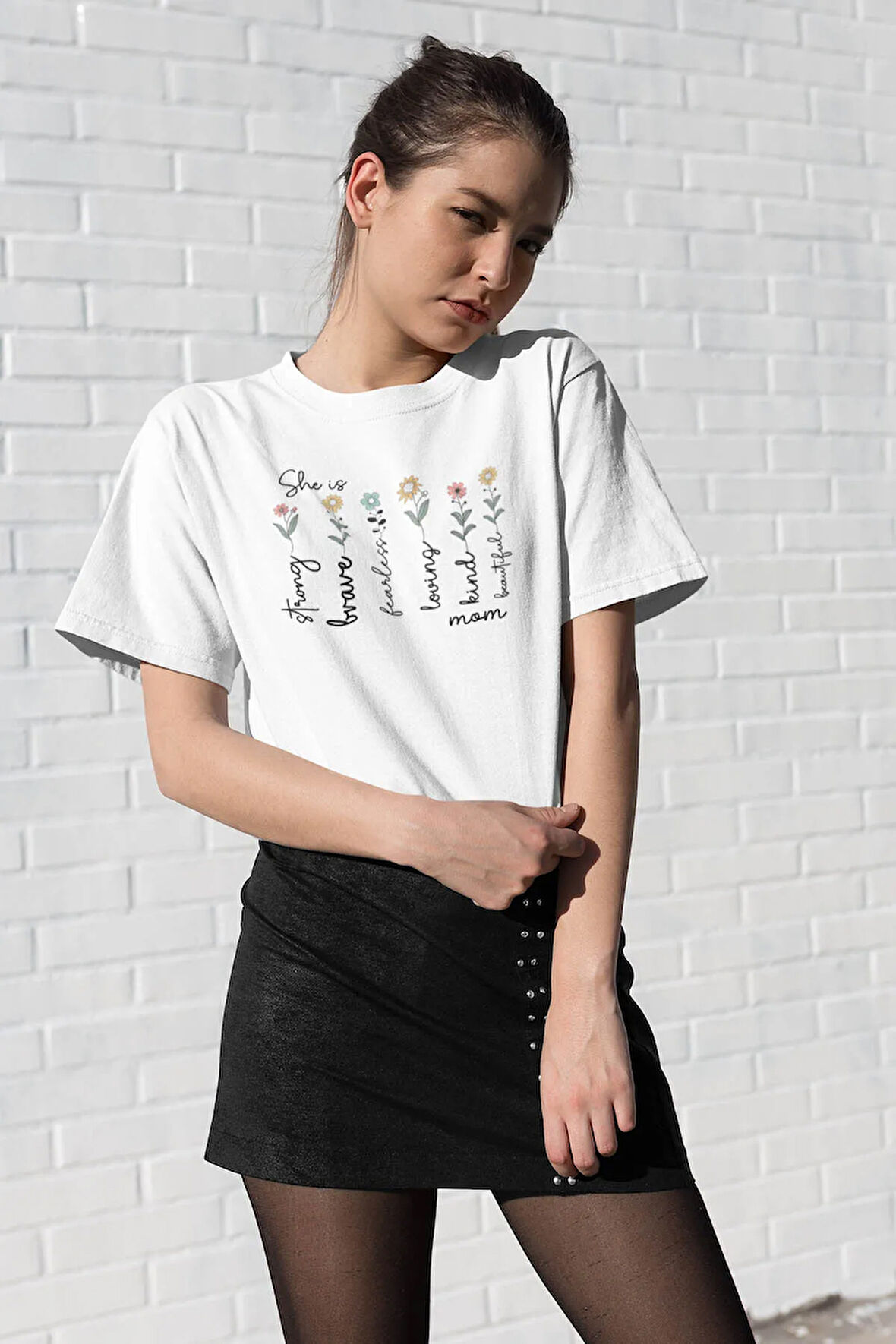 She İs Strong Fearless No:3 Baskılı Anneler Günü Hediyelik Beyaz %100 Pamuklu T Shirt